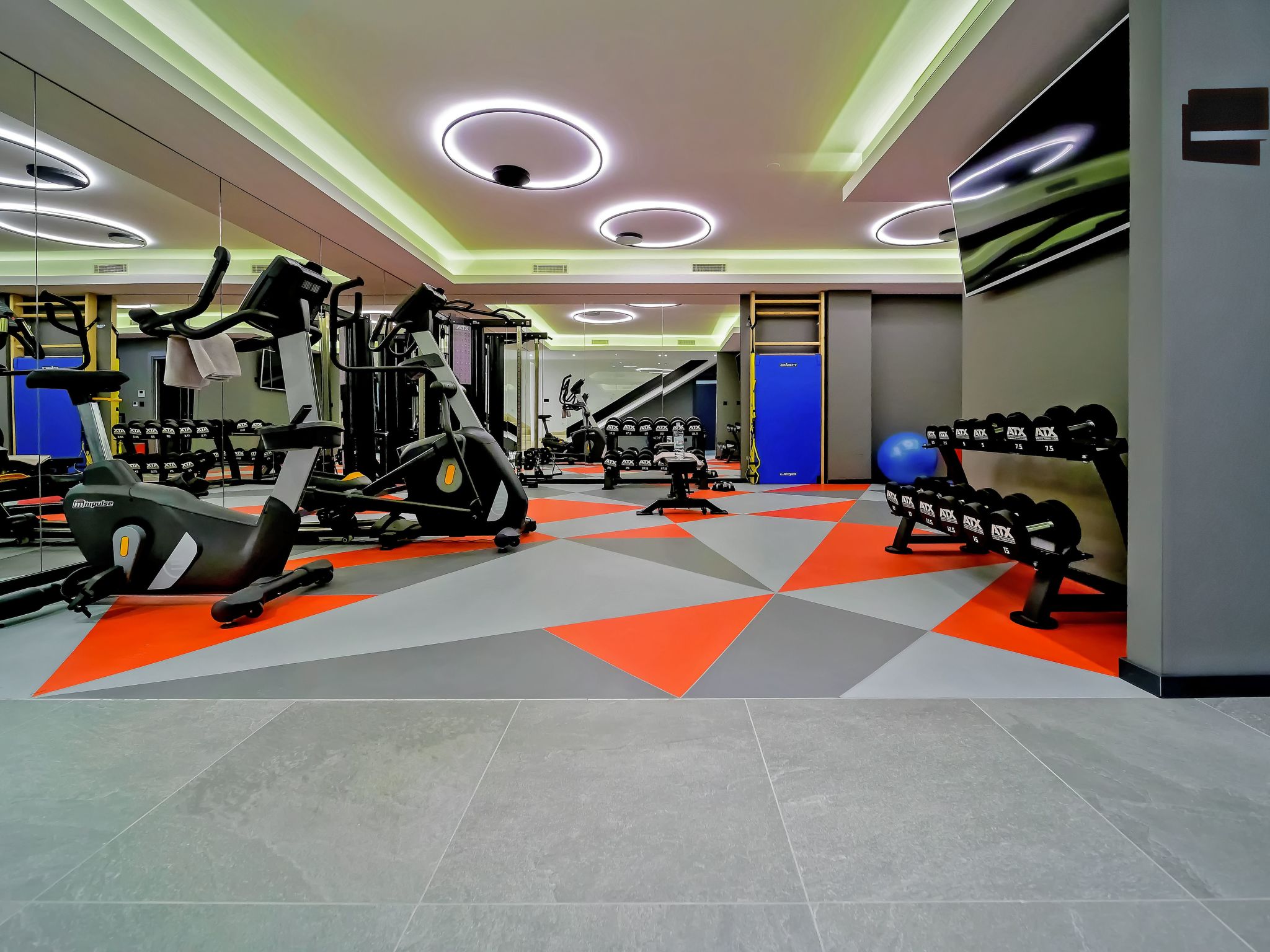 Luxuriöse Villa mit Innenpool-Image-tags.info