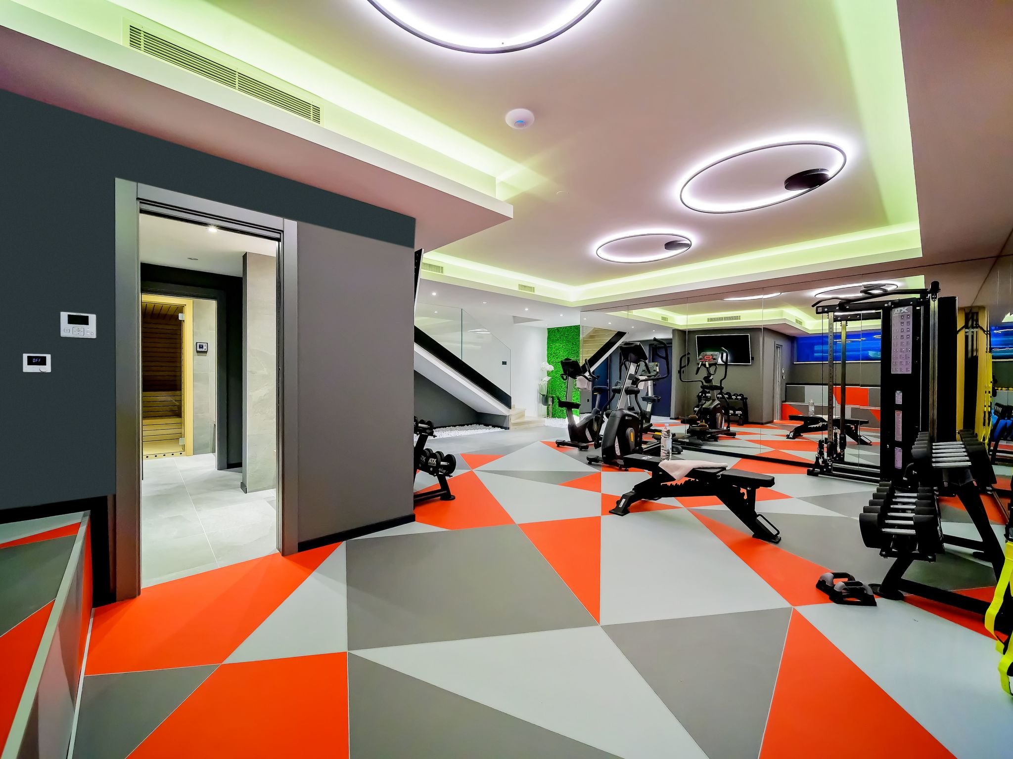 Luxuriöse Villa mit Innenpool-Image-tags.info