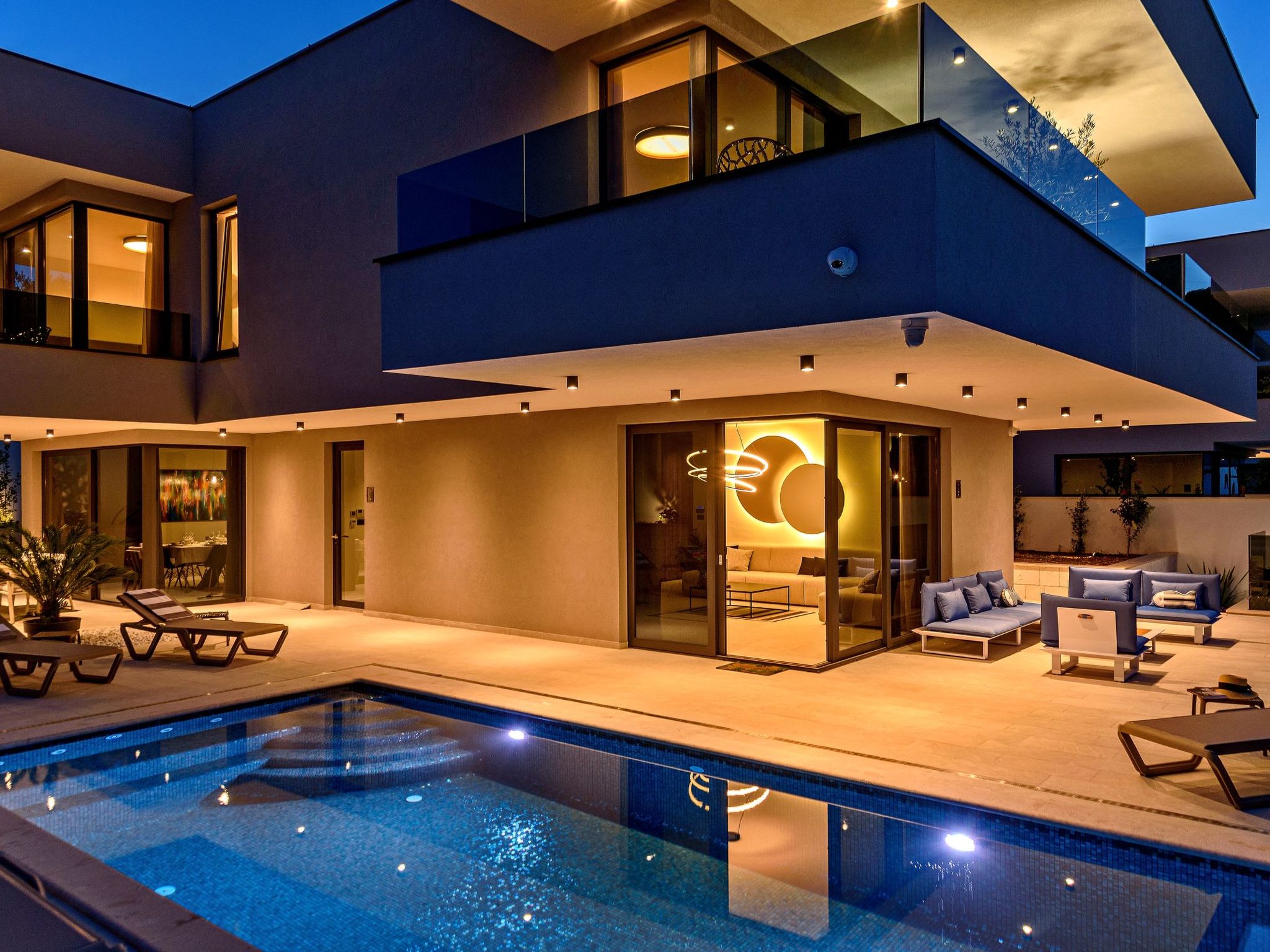 Luxuriöse Villa mit Infinity-Außenpool