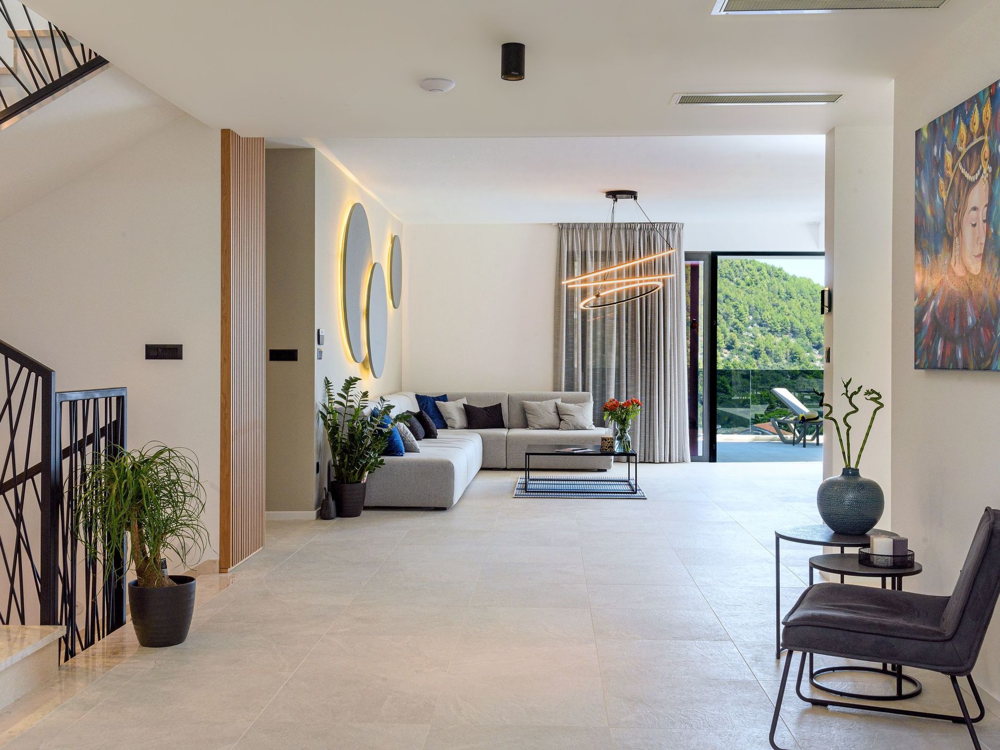 Luxuriöse Villa mit Infinity-Außenpool-Image-tags.info