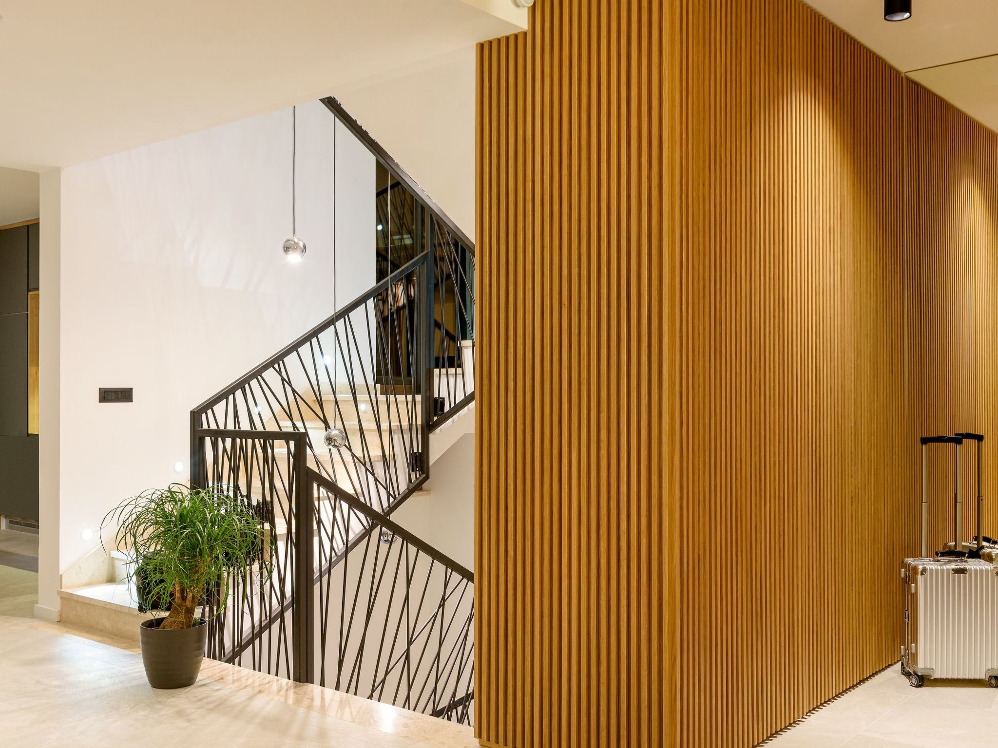 Luxuriöse Villa mit Infinity-Außenpool-Image-tags.info