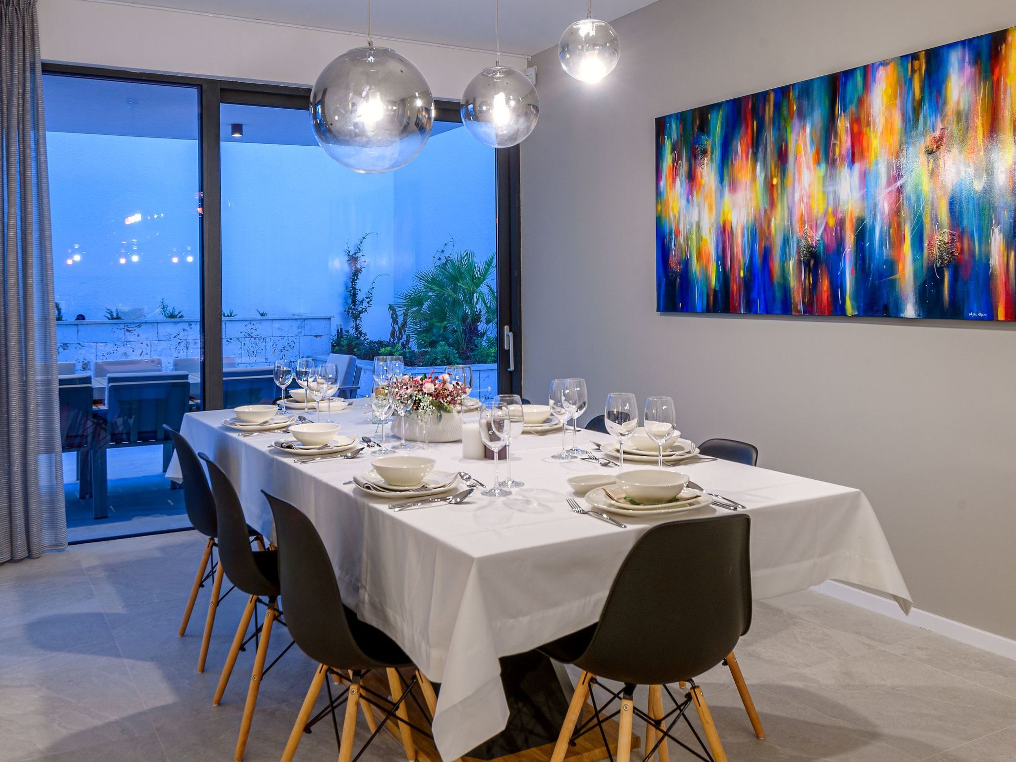 Luxuriöse Villa mit Infinity-Außenpool-Image-tags.info