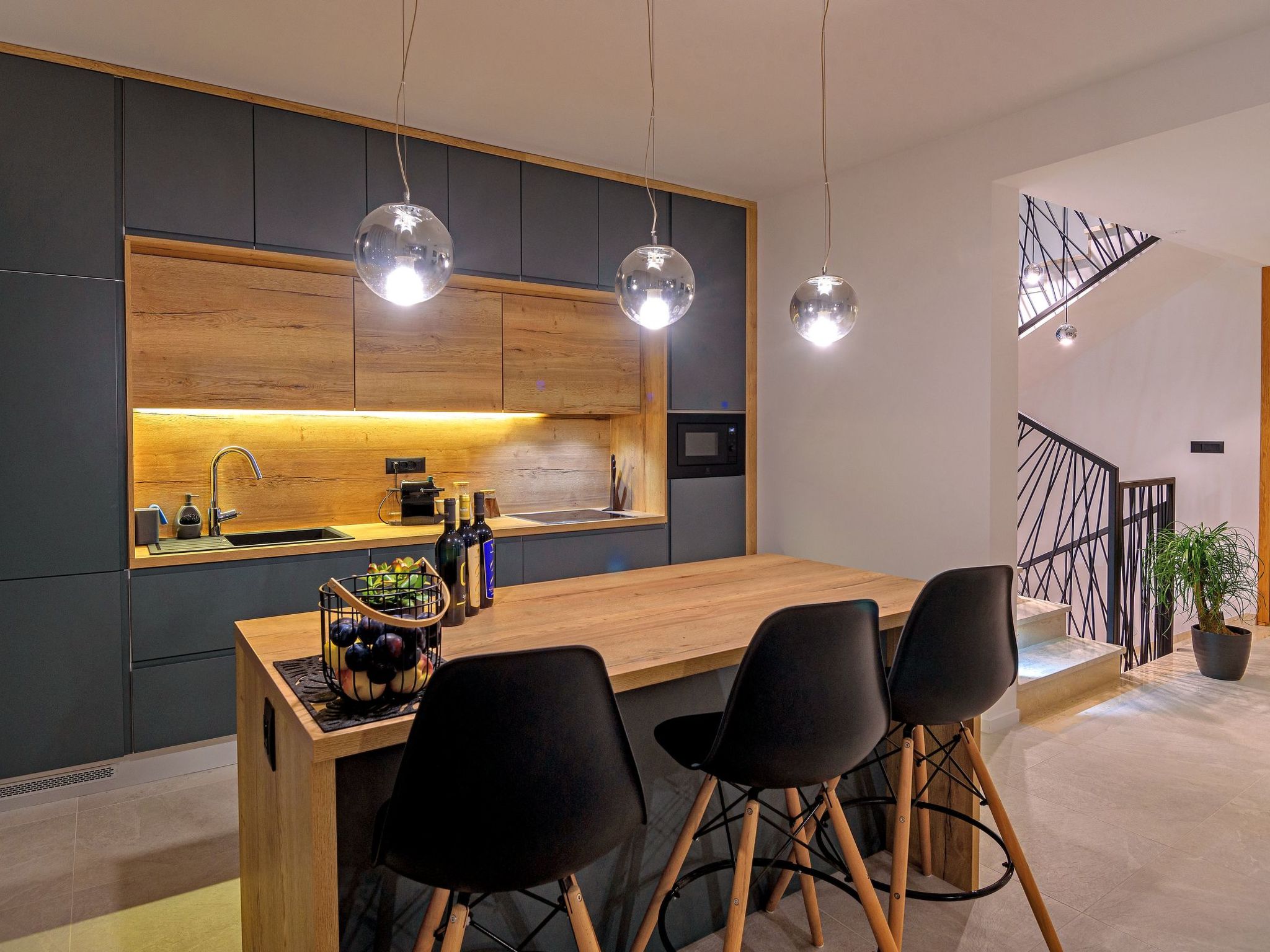 Luxuriöse Villa mit Infinity-Außenpool-Image-tags.info