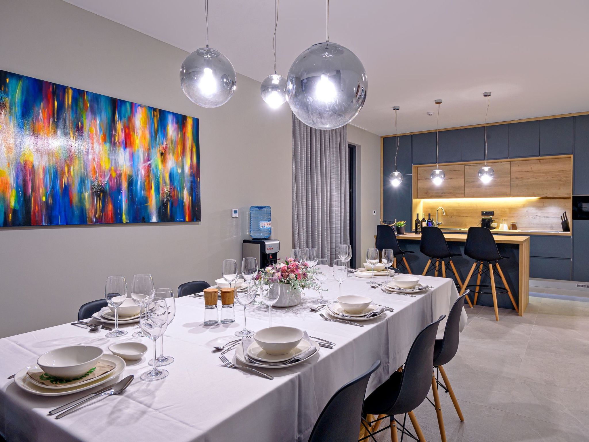 Luxuriöse Villa mit Infinity-Außenpool-Image-tags.info