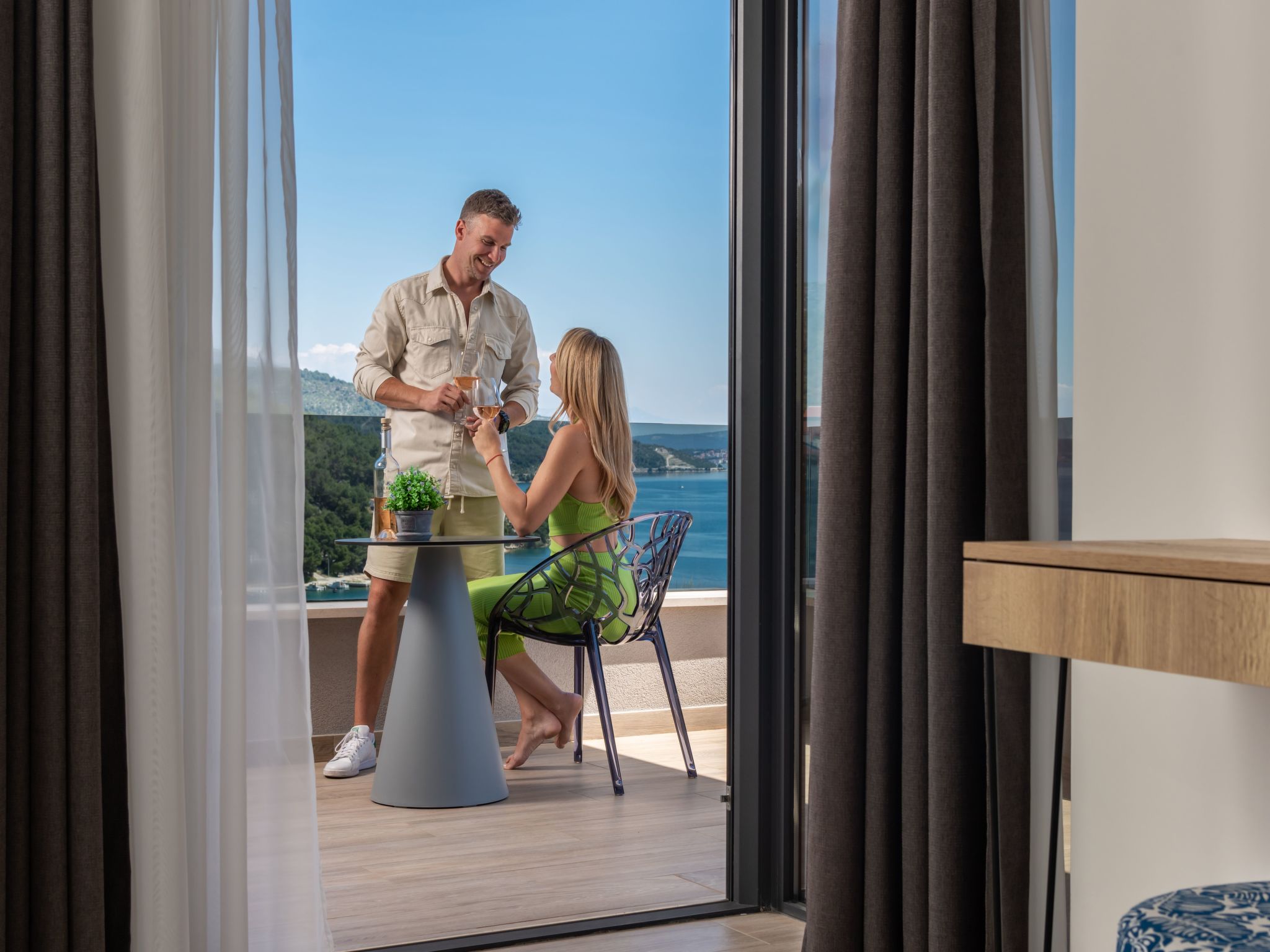 Luxuriöse Villa mit Infinity-Außenpool-Image-tags.info