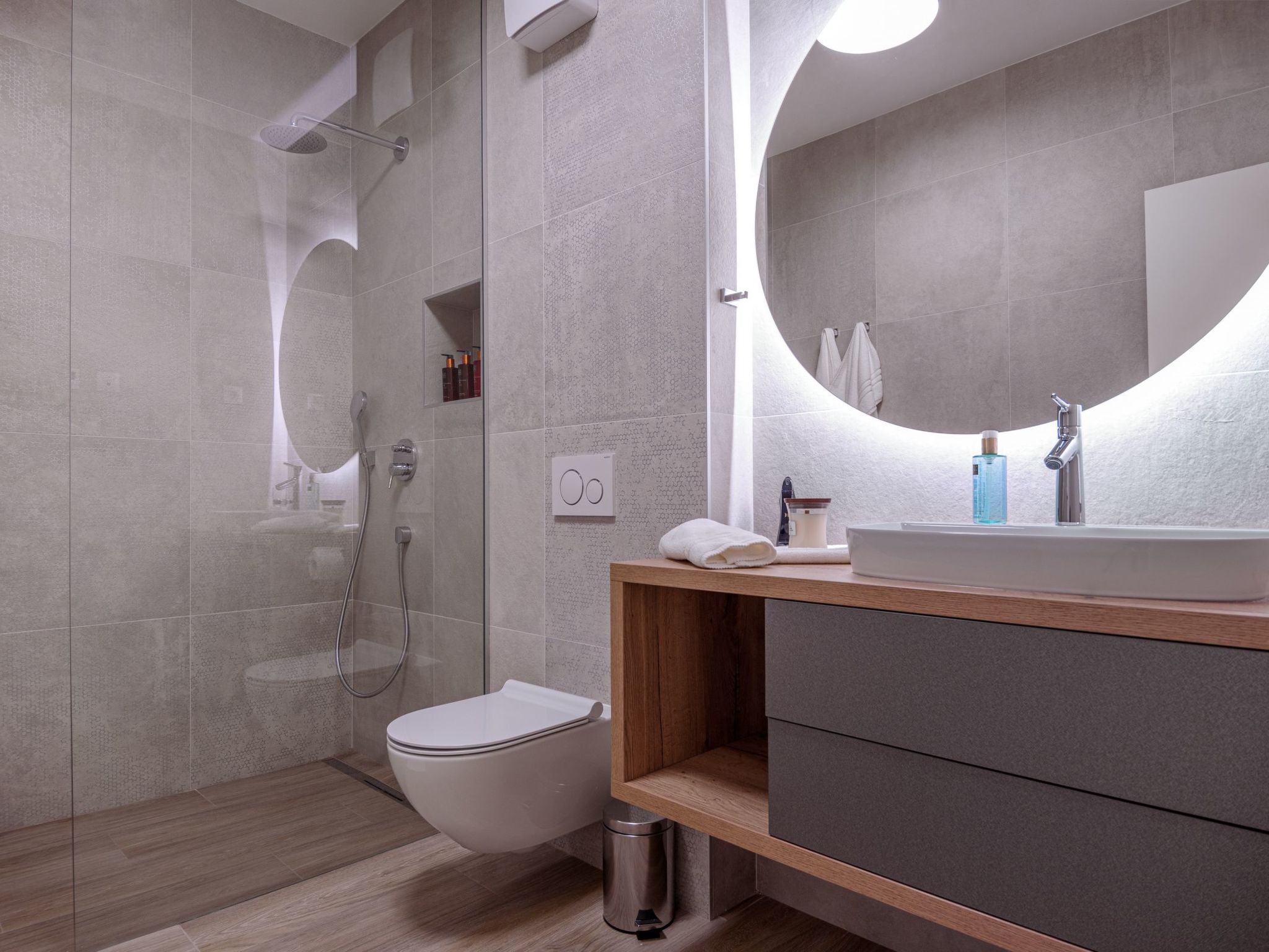 Luxuriöse Villa mit Infinity-Außenpool-Image-tags.info