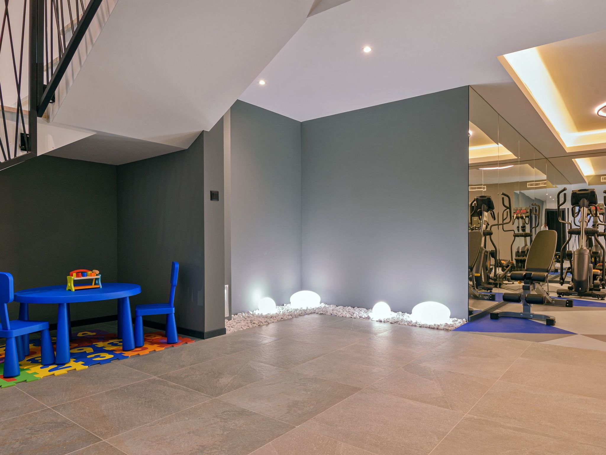 Luxuriöse Villa mit Infinity-Außenpool-Image-tags.info