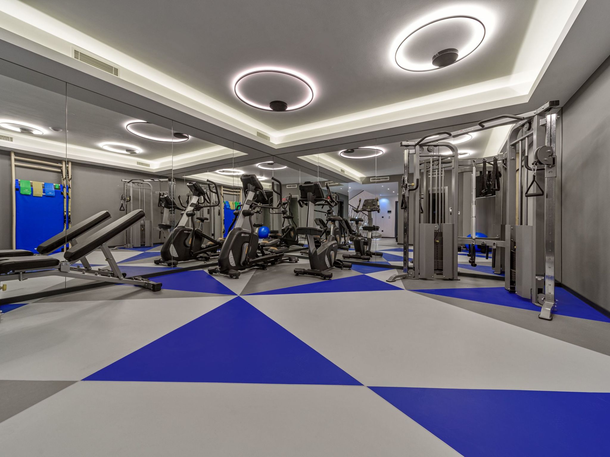 Luxuriöse Villa mit Infinity-Außenpool-Image-tags.info