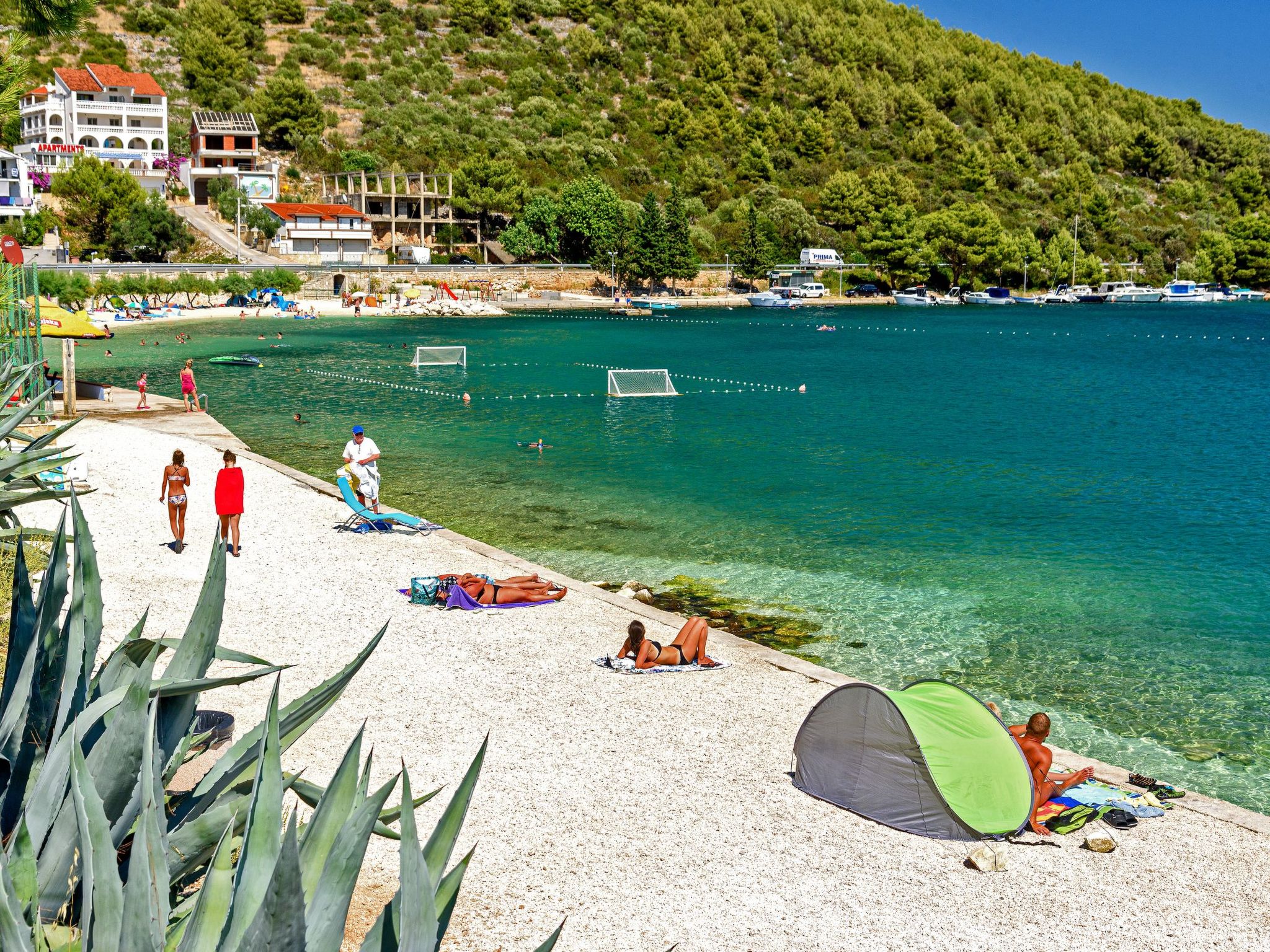 Luxuriöse Villa mit Infinity-Außenpool-Image-tags.info