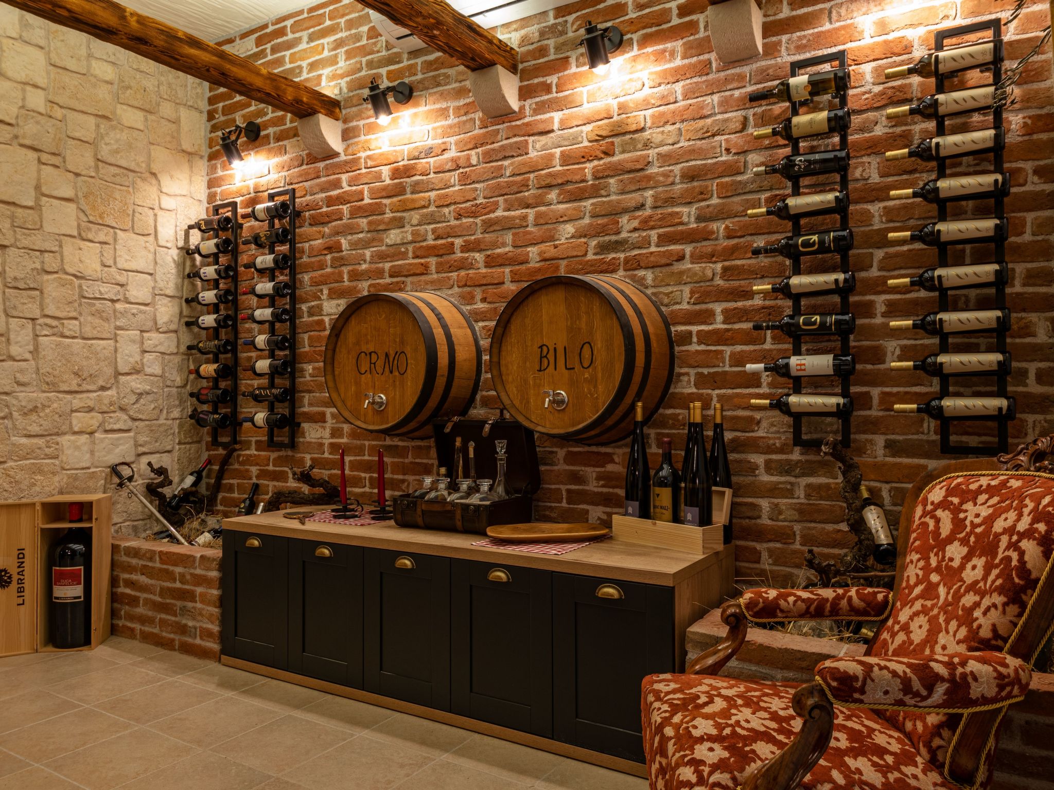 Luxuriöse Villa mit Infinity-Außenpool-Image-tags.info