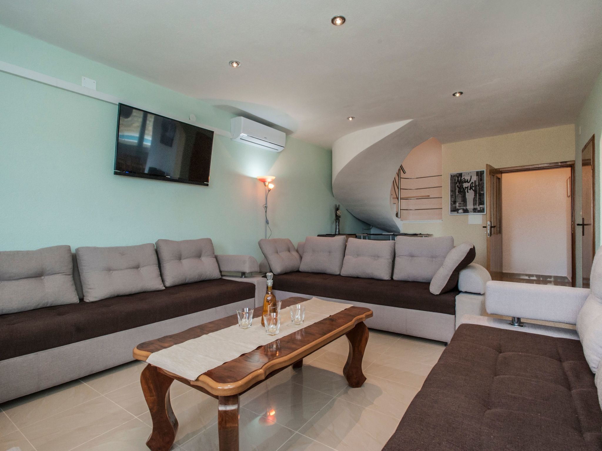 Villa "Villa Katy" mit Garten, Grill und Terrasse-Image-tags.info