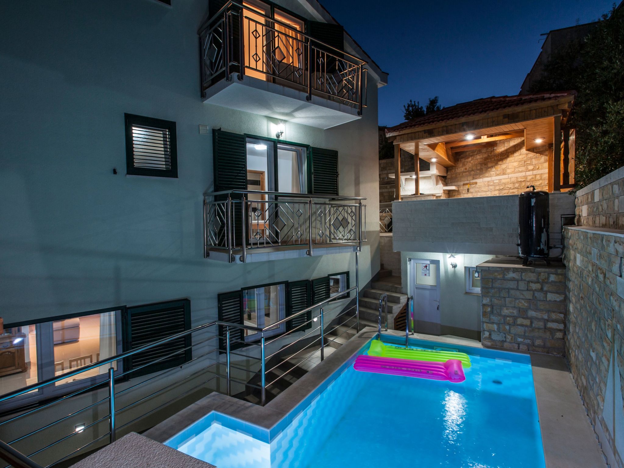 Villa "Villa Katy" mit Garten, Grill und Terrasse-Image-tags.info