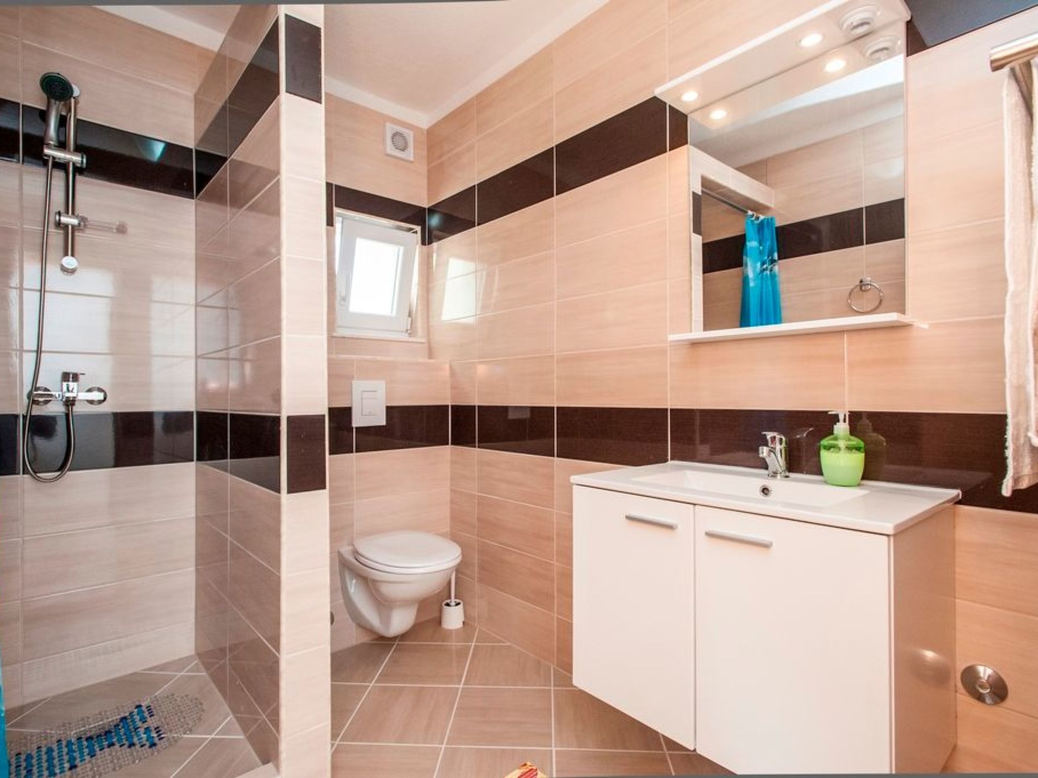 Villa "Villa Katy" mit Garten, Grill und Terrasse-Image-tags.info