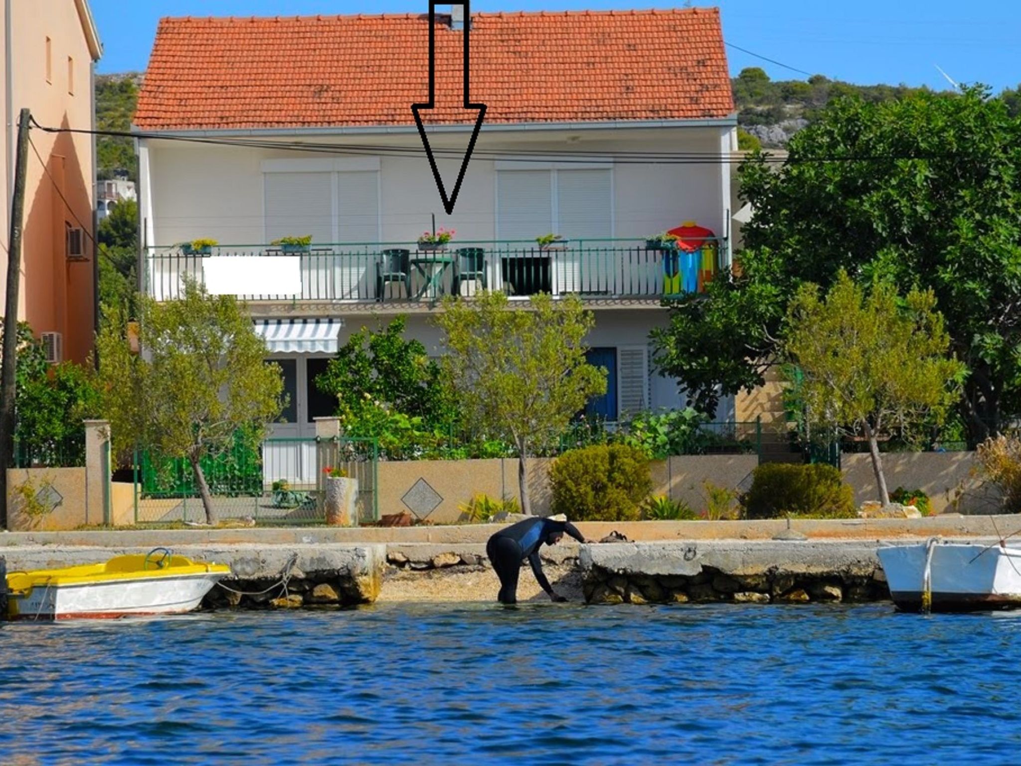 Wohnung in Poljica mit Garten und Terrasse