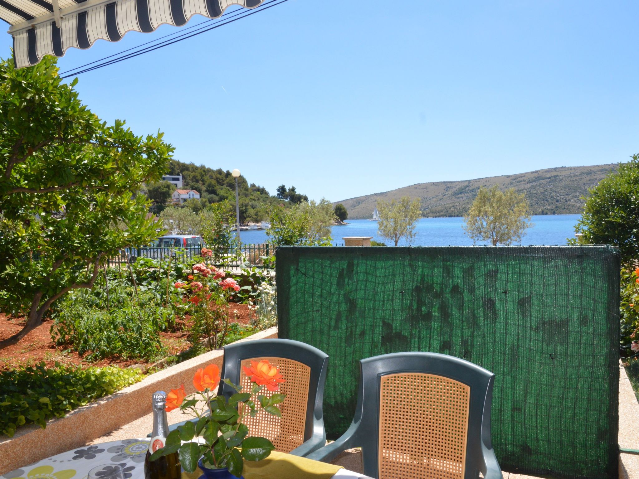 Wohnung in Poljica mit Garten und Terrasse-Image-tags.info