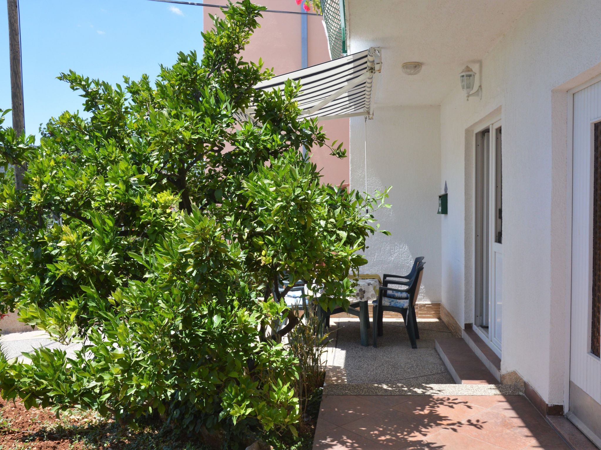 Wohnung in Poljica mit Garten und Terrasse-Image-tags.info