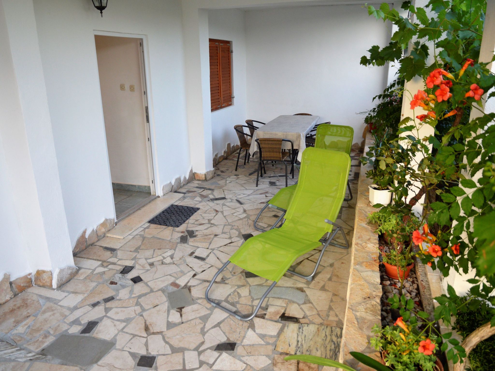 Erdgeschosswohnung, erste Reihe vom Meer