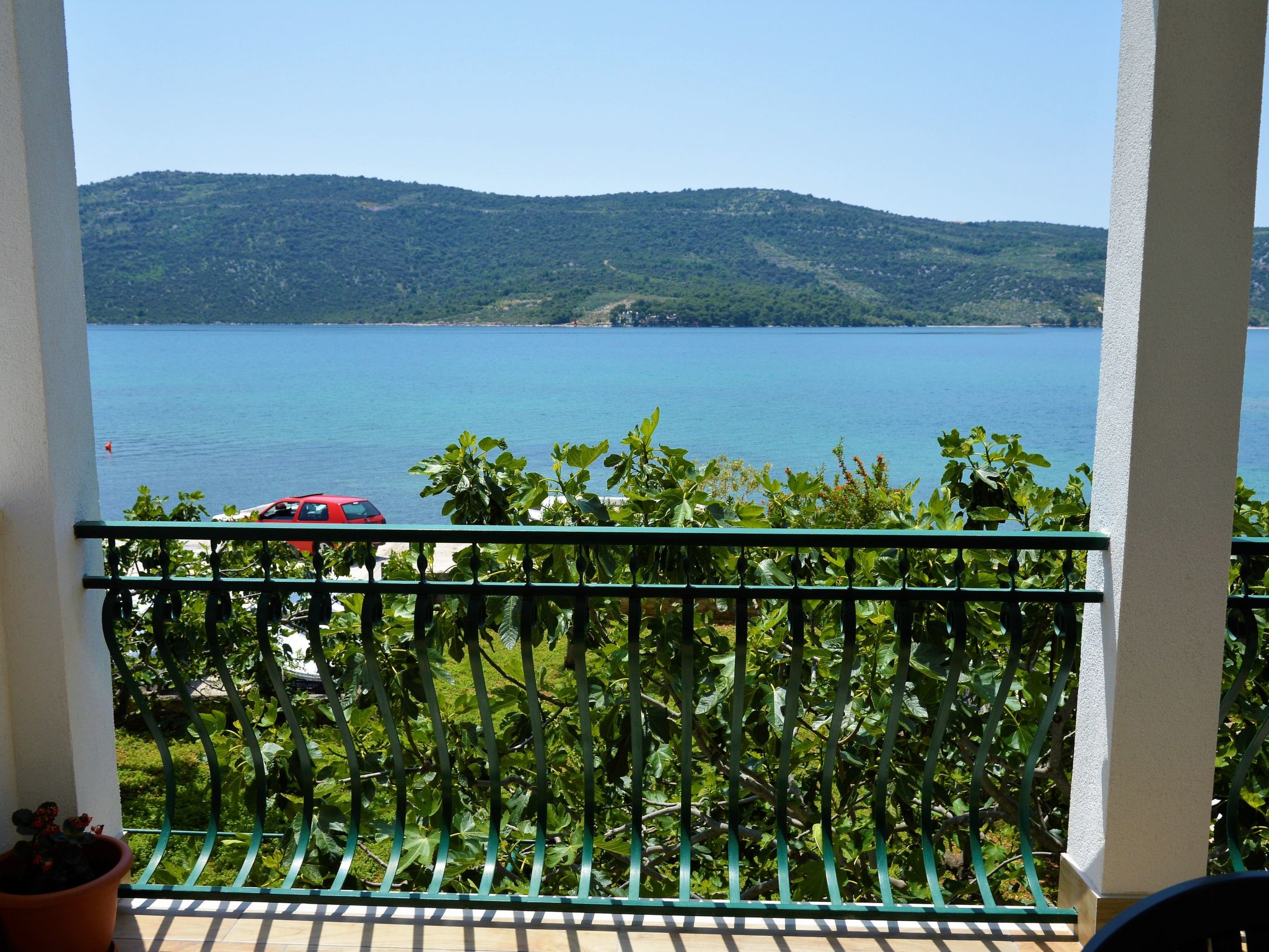 Schöne Wohnung in Poljica mit privatem Parkplatz-Drinnen