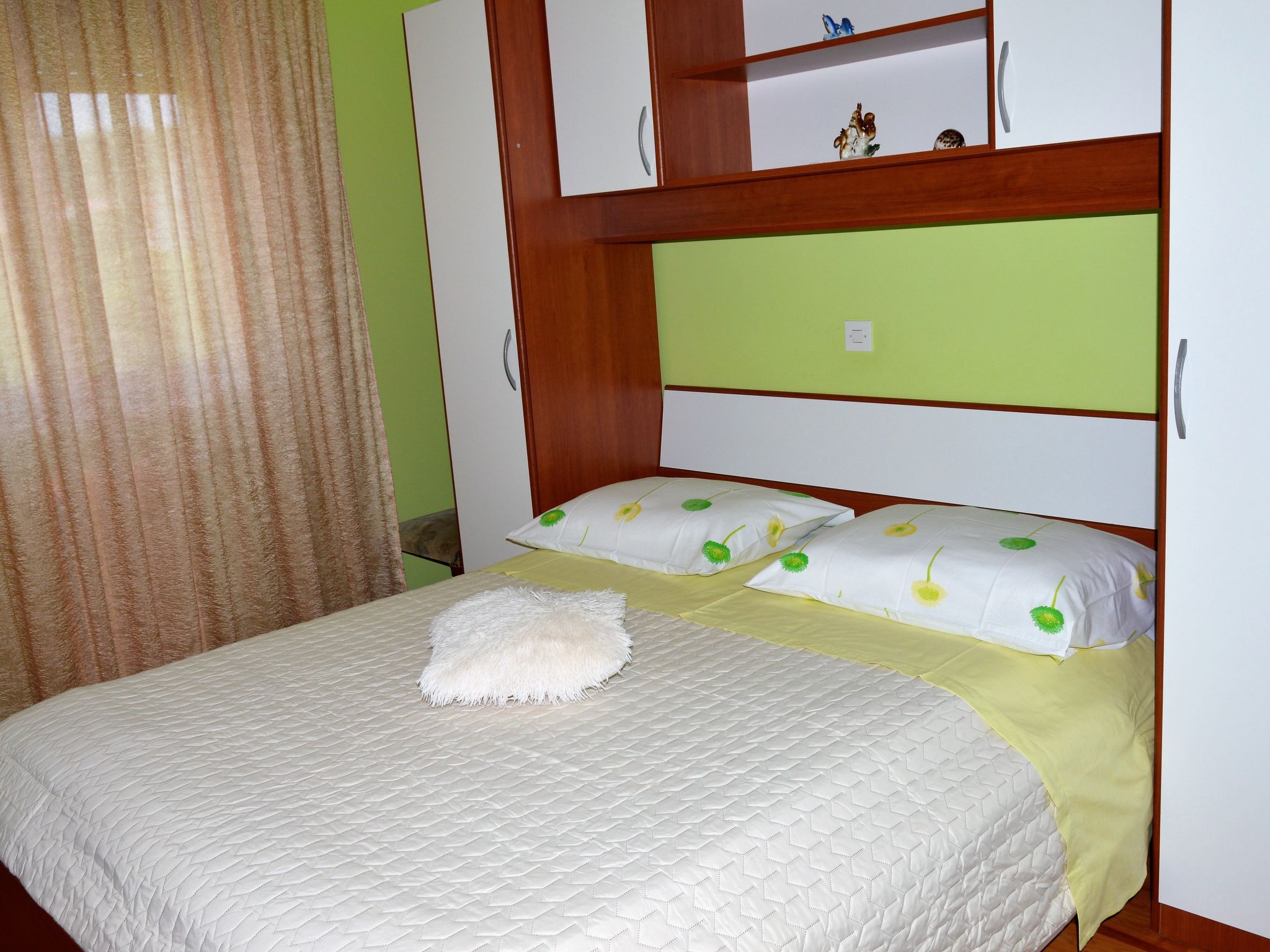 Schöne Wohnung in Poljica mit privatem Parkplatz-Drinnen