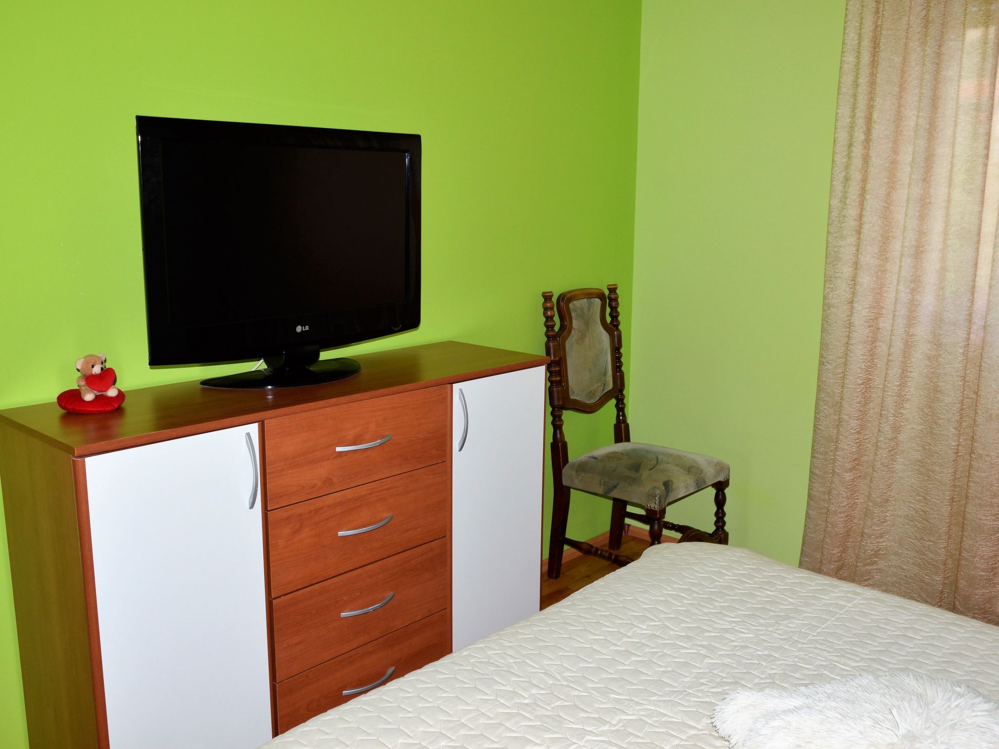 Schöne Wohnung in Poljica mit privatem Parkplatz-Drinnen