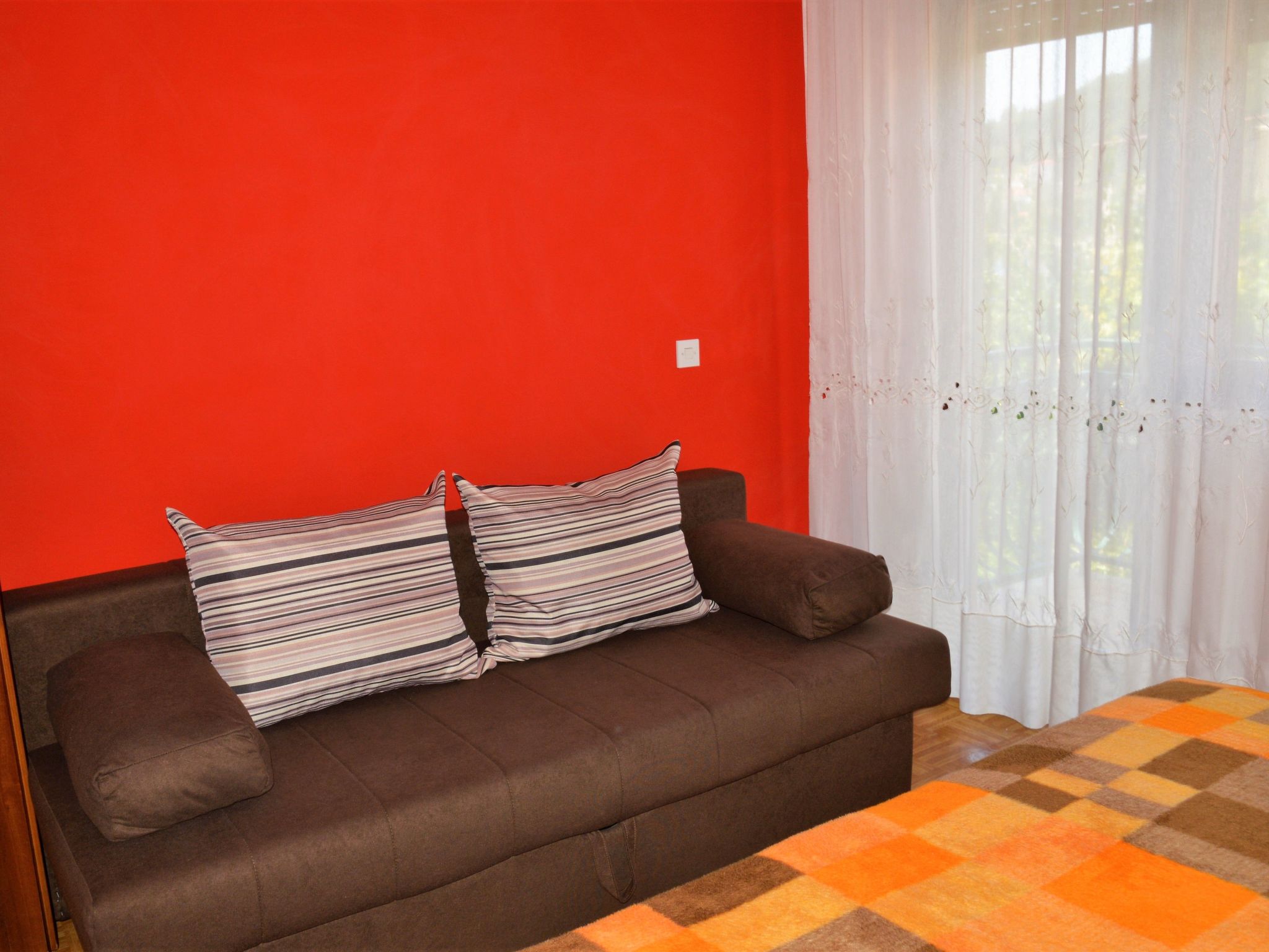 Schöne Wohnung in Poljica mit privatem Parkplatz-Drinnen