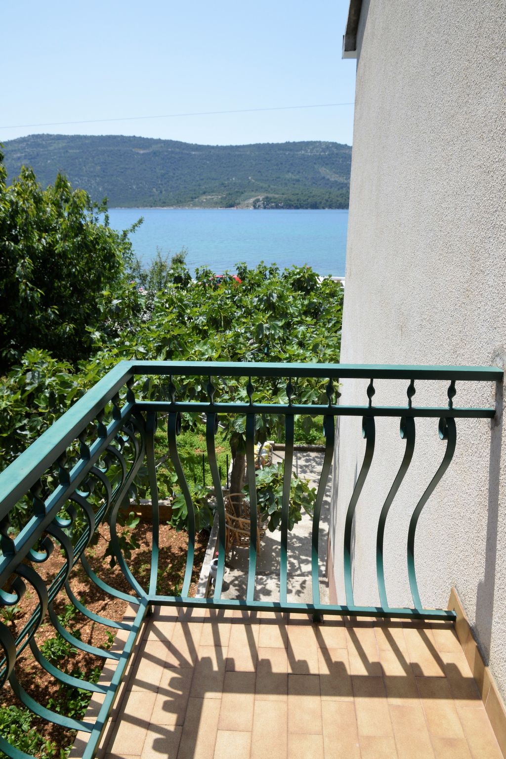 Schöne Wohnung in Poljica mit privatem Parkplatz-Drinnen