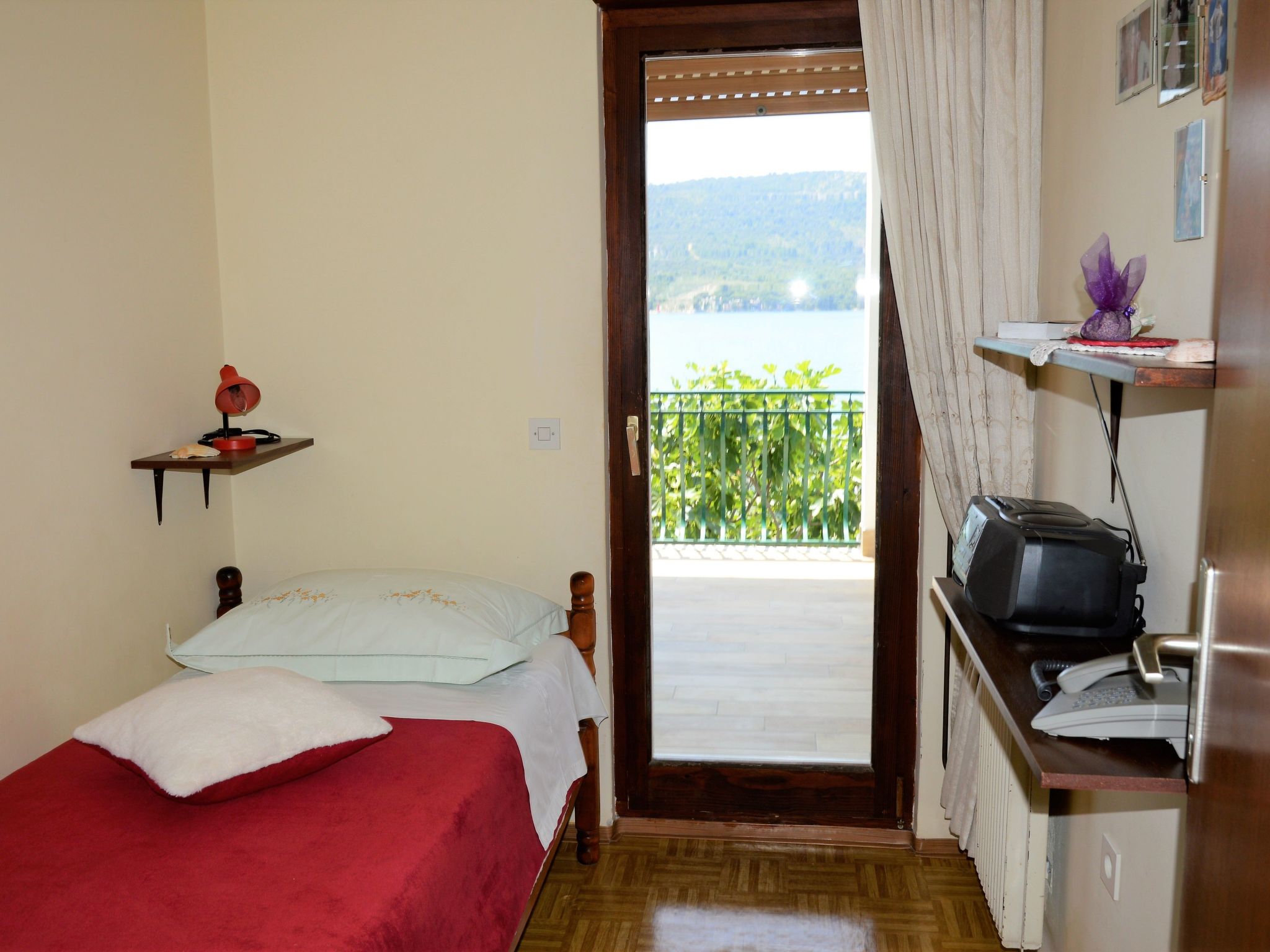 Schöne Wohnung in Poljica mit privatem Parkplatz-Drinnen