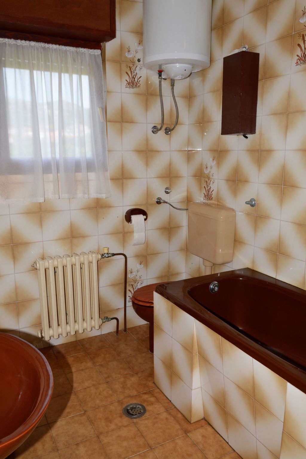 Schöne Wohnung in Poljica mit privatem Parkplatz-Drinnen