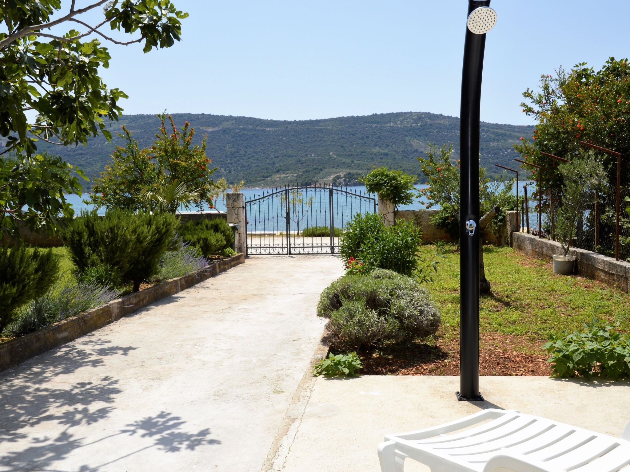 Schöne Wohnung in Poljica mit privatem Parkplatz-Drinnen