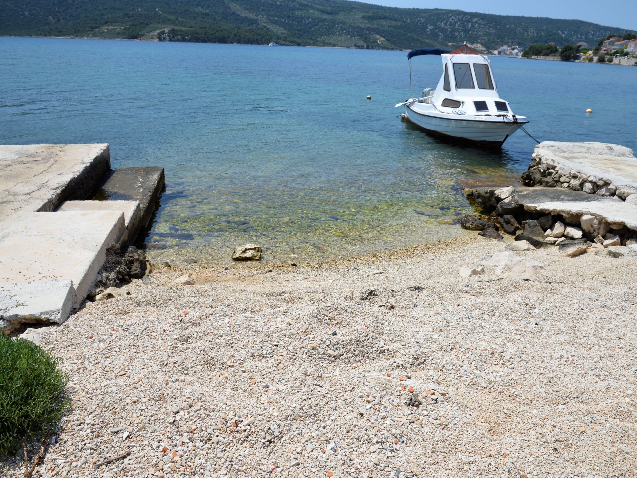 Schöne Wohnung in Poljica mit privatem Parkplatz-Drinnen