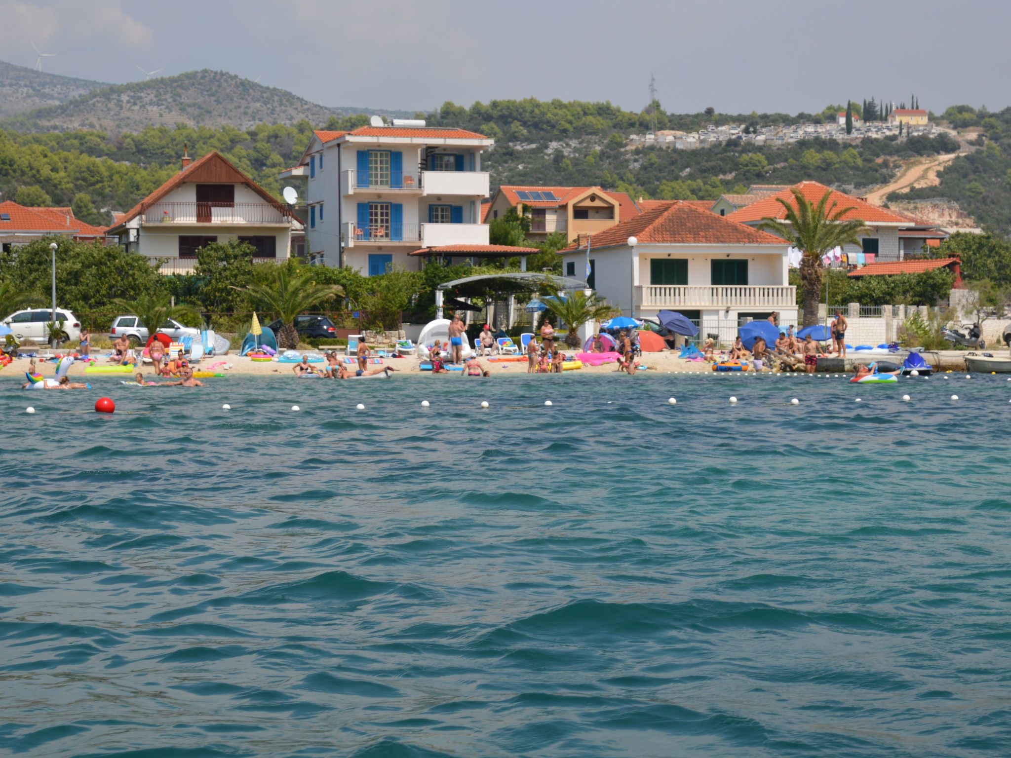 Schöne Wohnung in Poljica mit privatem Parkplatz-Drinnen