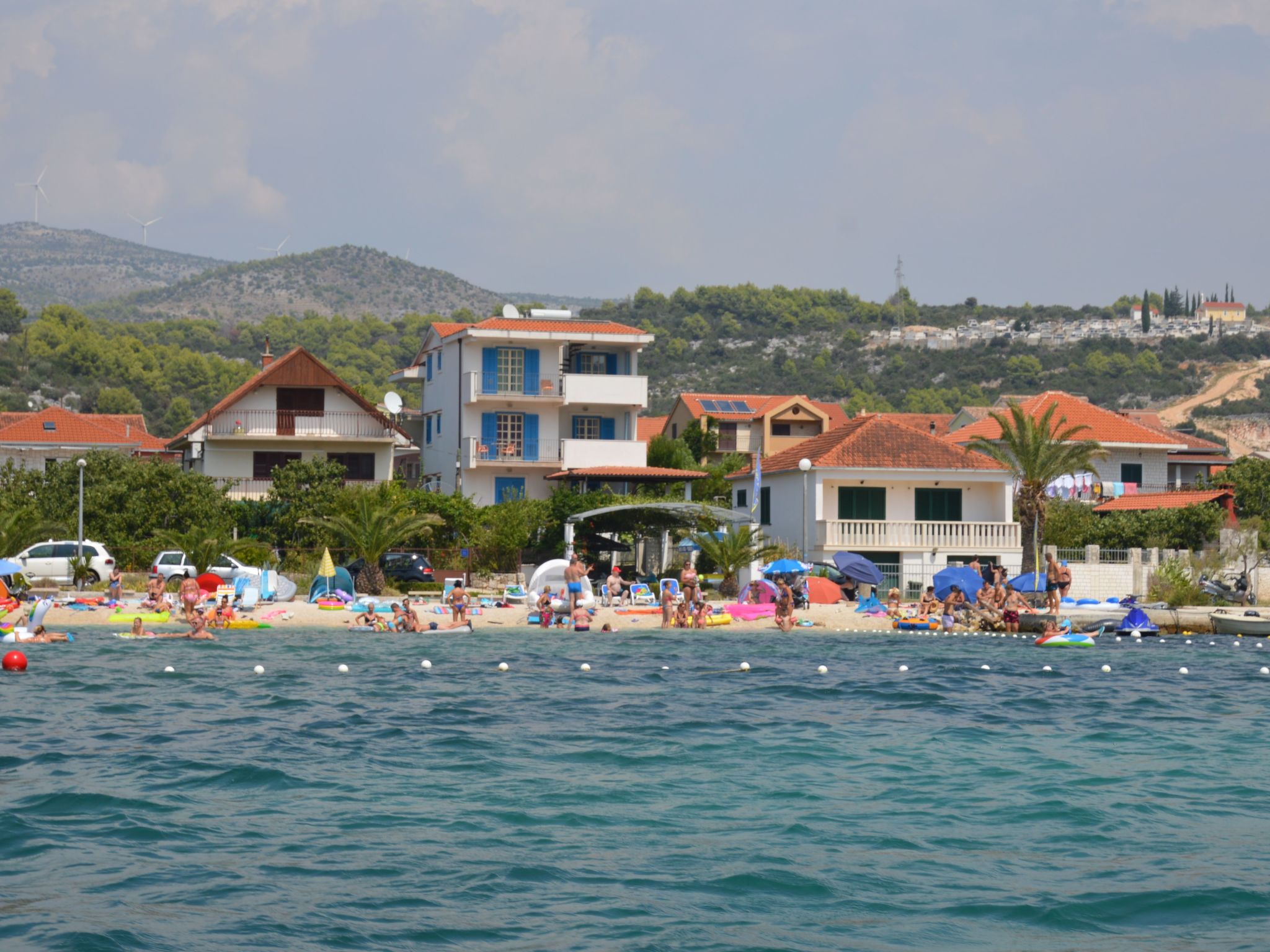 Schöne Wohnung in Poljica mit privatem Parkplatz-Drinnen