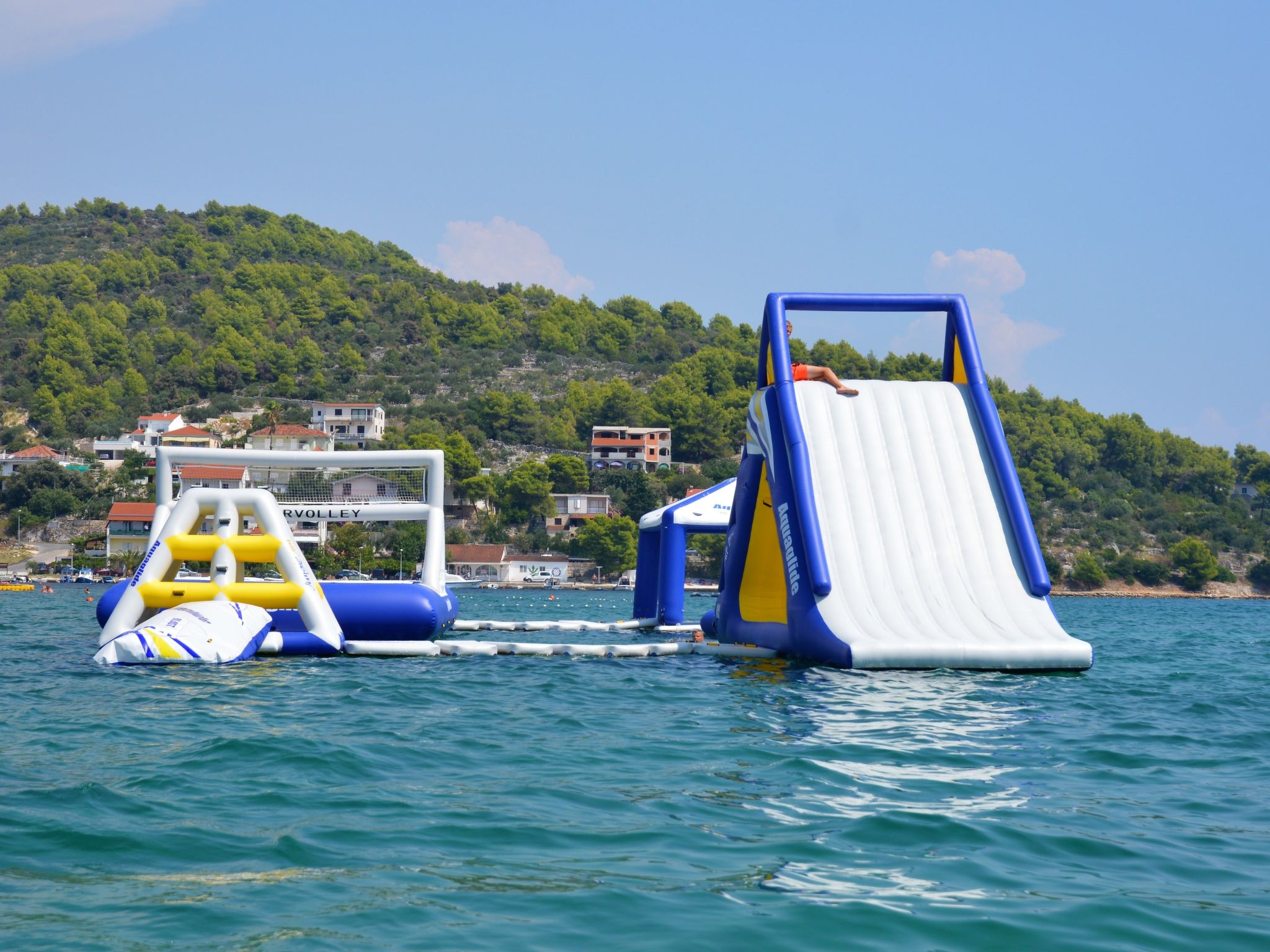 Schöne Wohnung in Poljica mit privatem Parkplatz-Drinnen