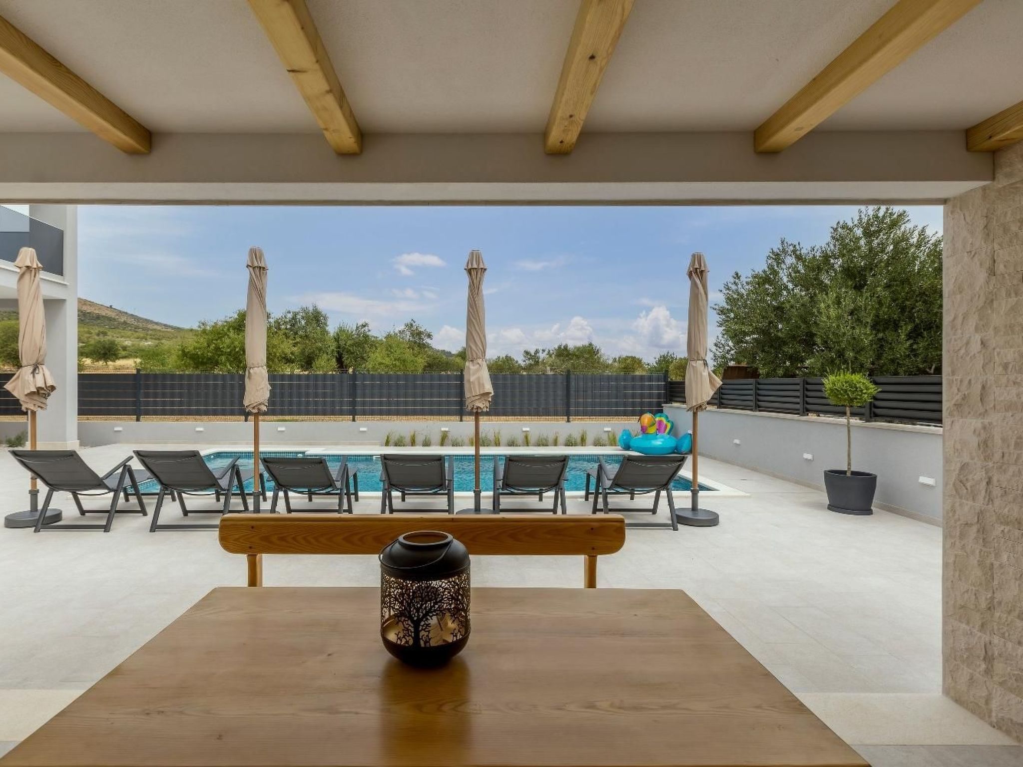 Villa Diana, modern gestaltet, in Dograde-Binnen