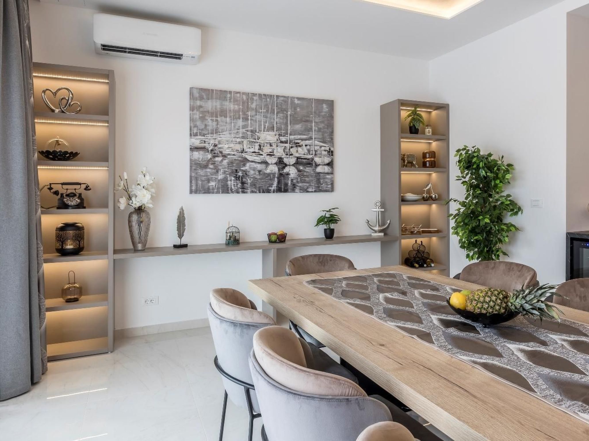 Villa Diana, modern gestaltet, in Dograde-Binnen