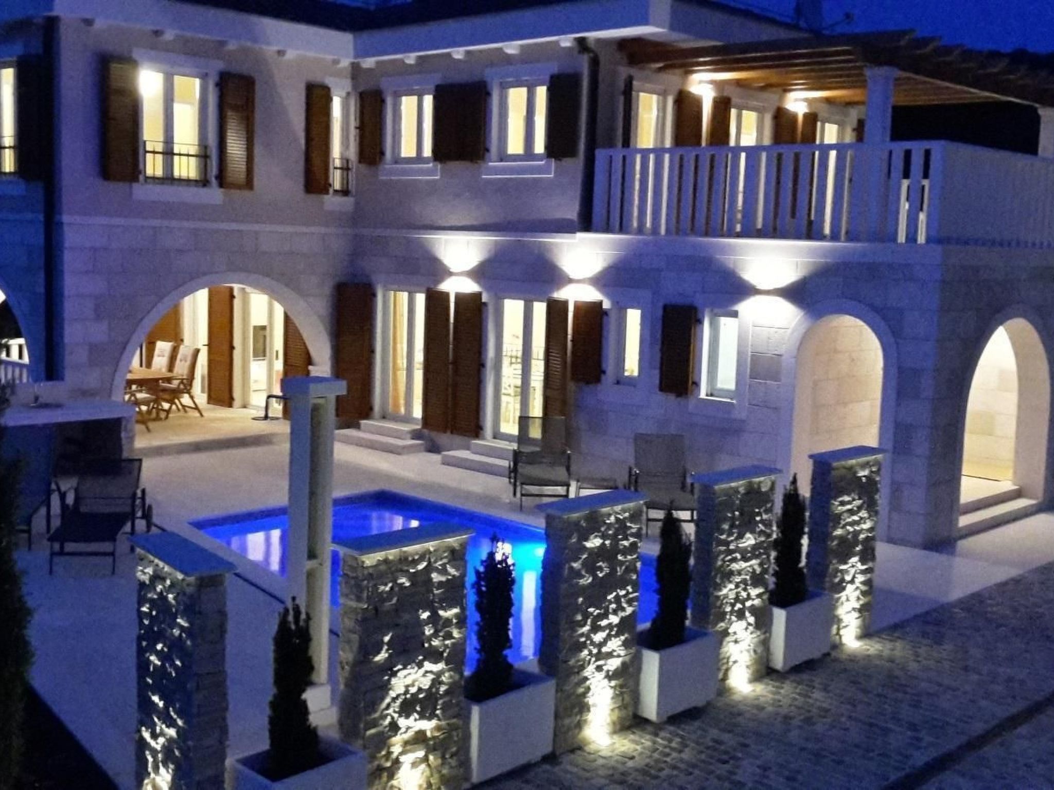 Villa Elena mit Pool, nur 60 Meter zum Meer-Binnen