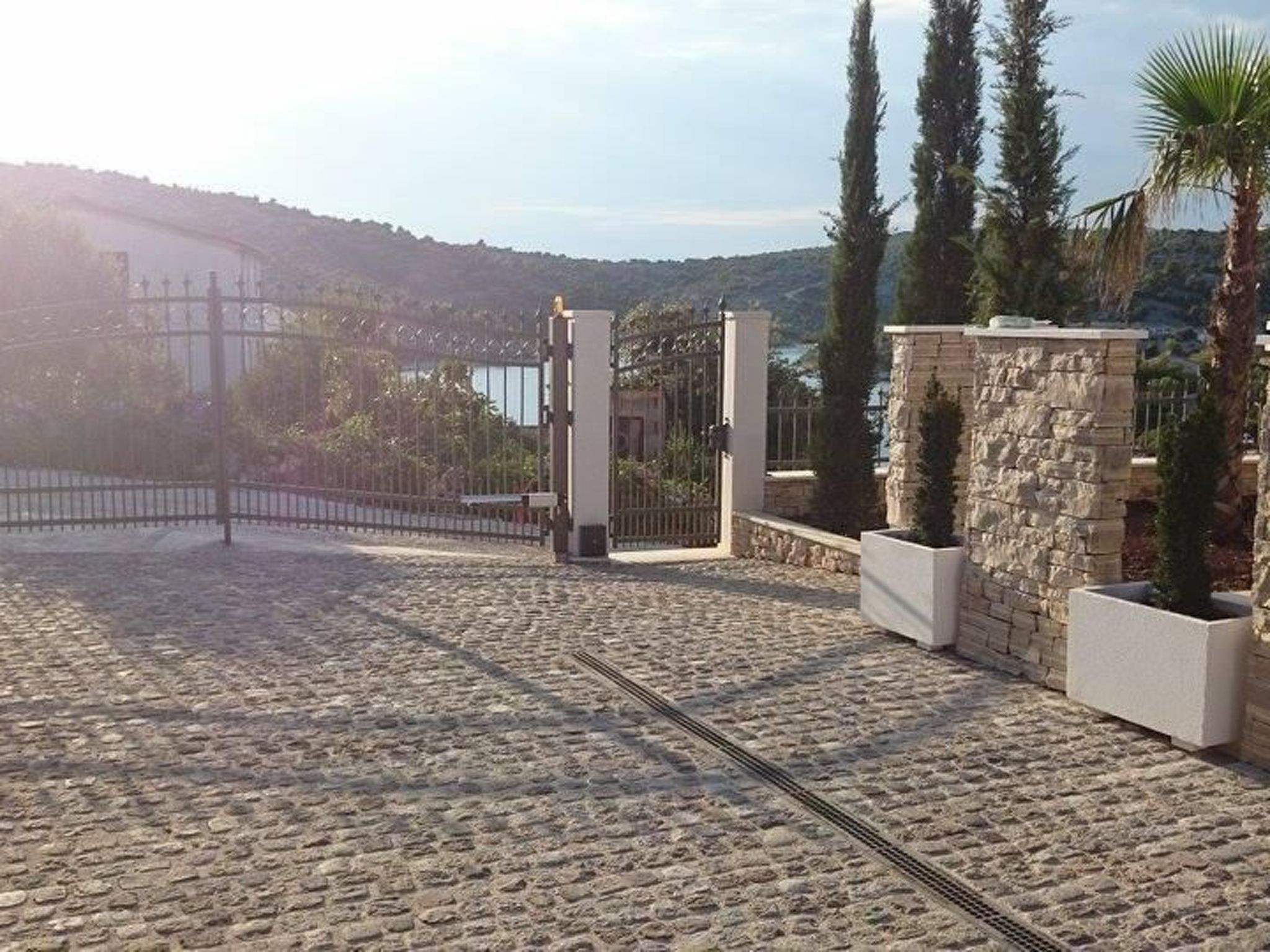 Villa Elena mit Pool, nur 60 Meter zum Meer-Binnen