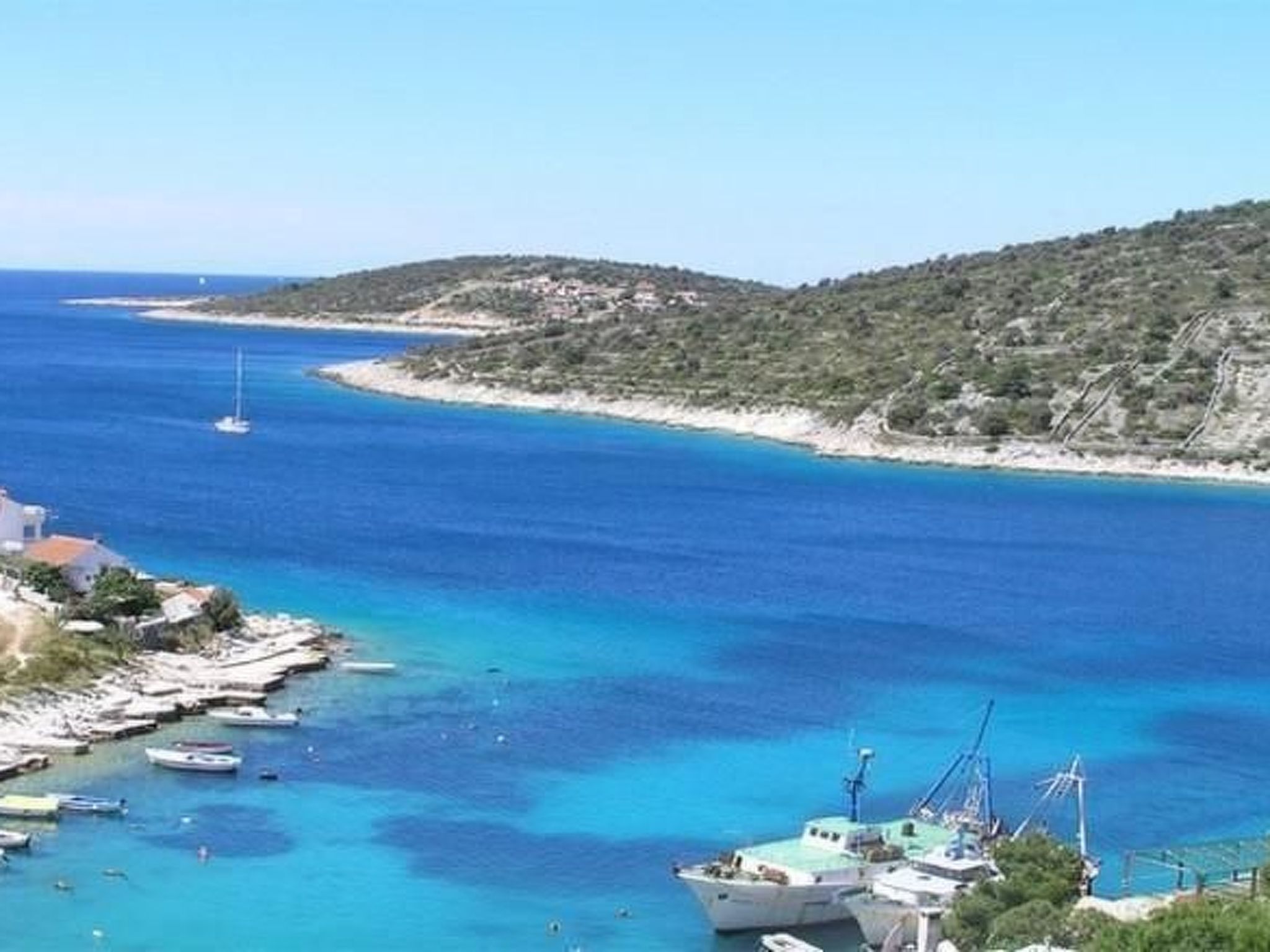 Villa Elena mit Pool, nur 60 Meter zum Meer-Binnen