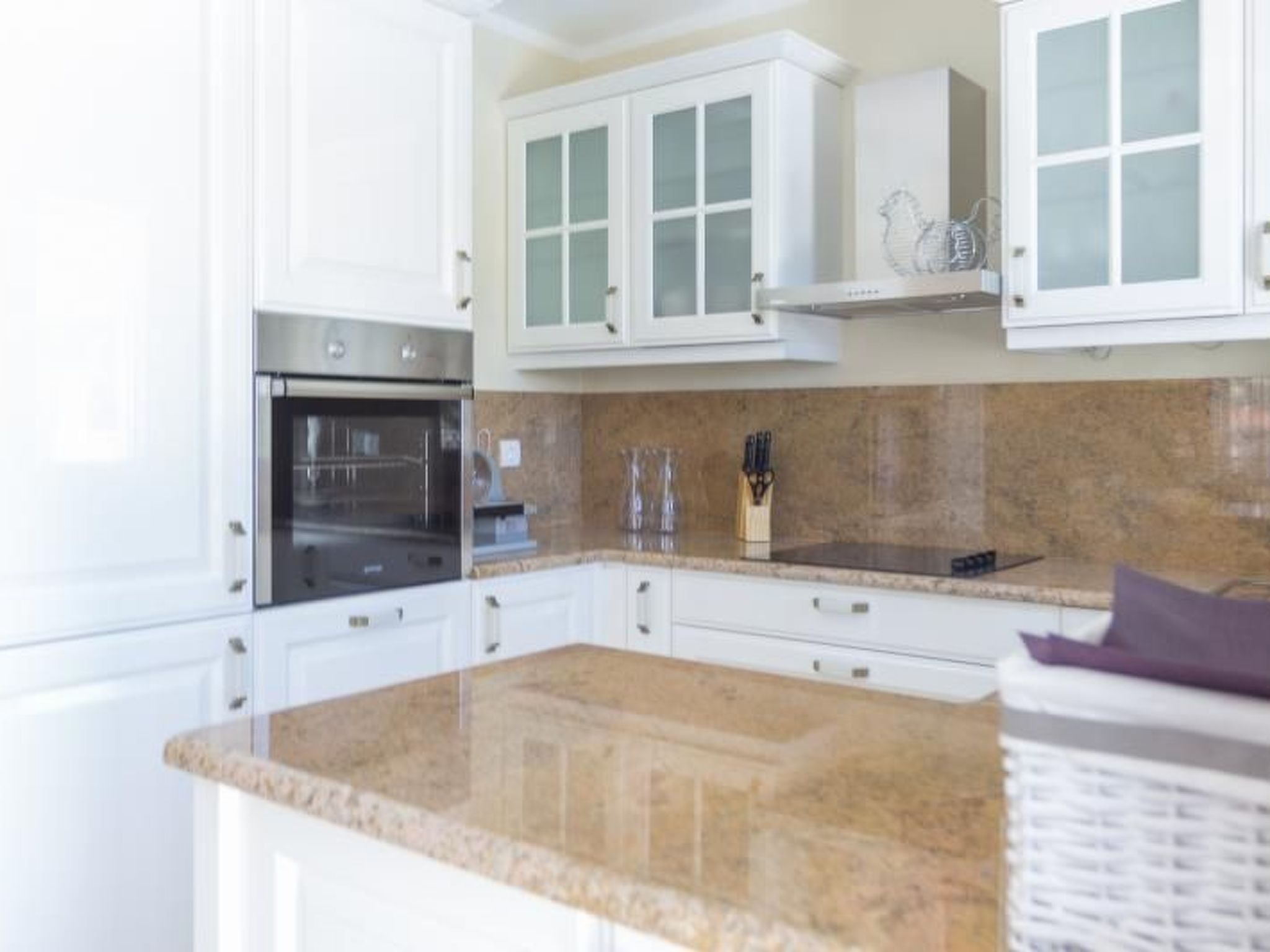 Villa Elena mit Pool, nur 60 Meter zum Meer-Binnen