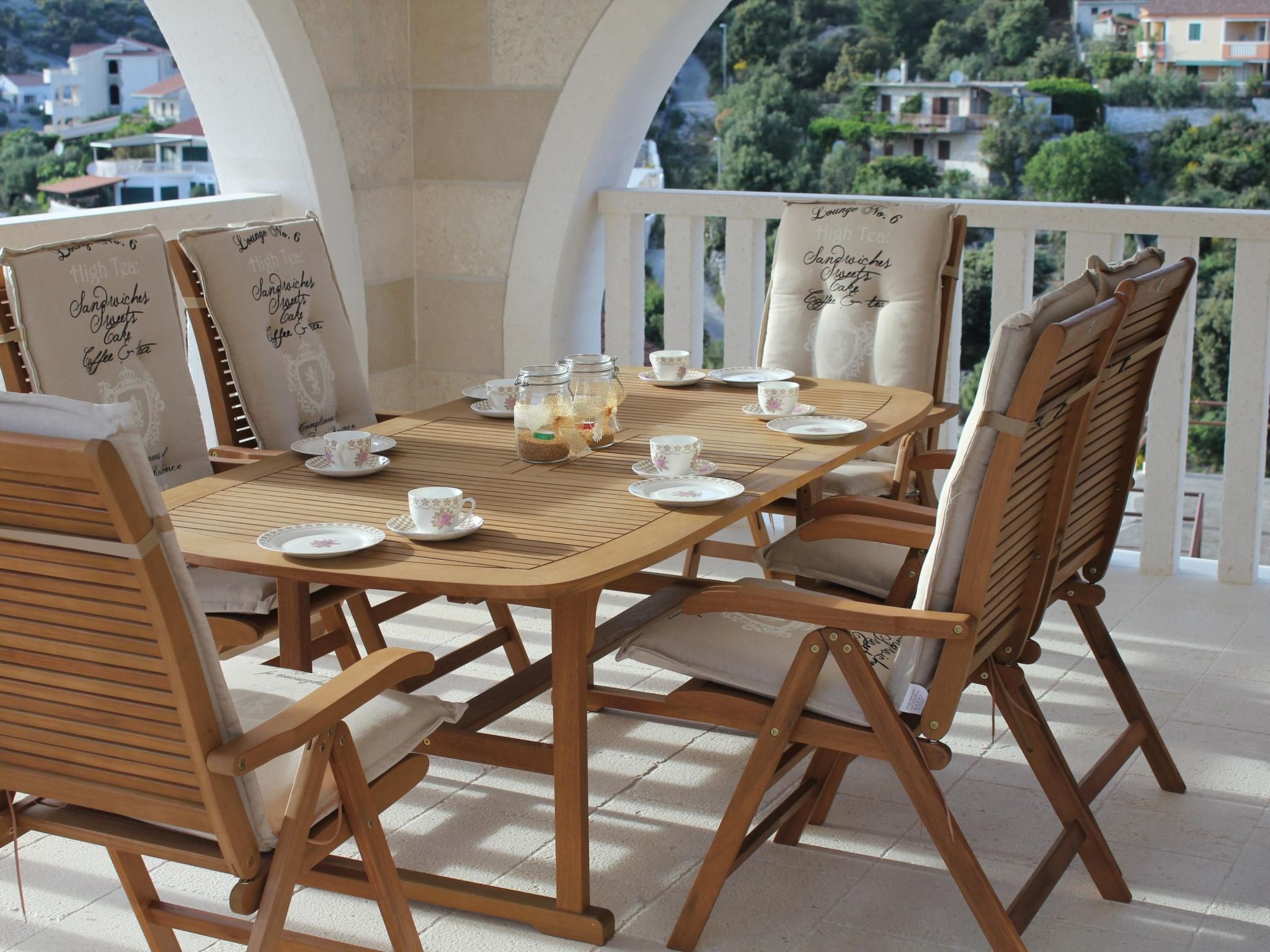 Villa Elena mit Pool, nur 60 Meter zum Meer-Binnen