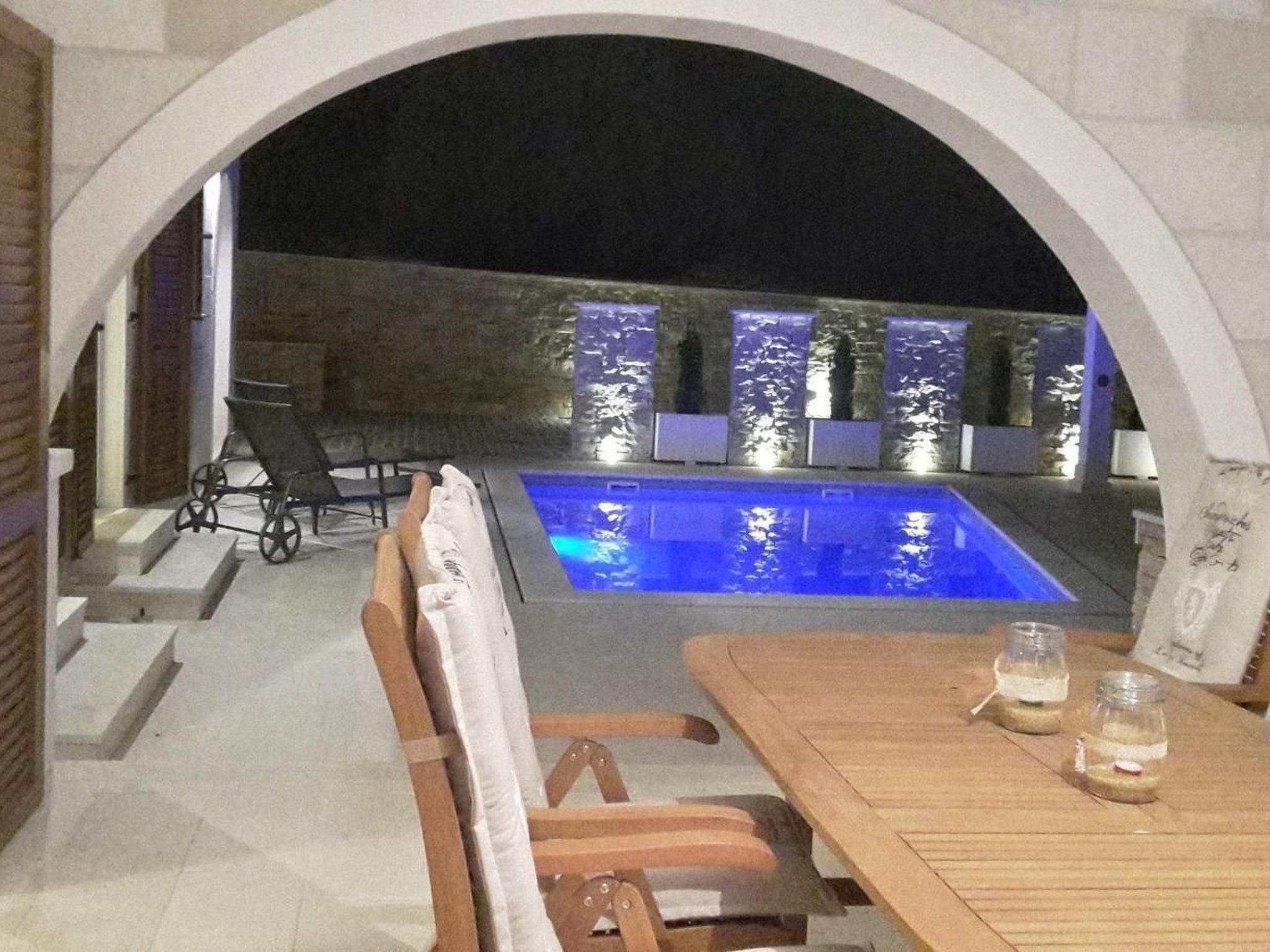 Villa Elena mit Pool, nur 60 Meter zum Meer-Binnen