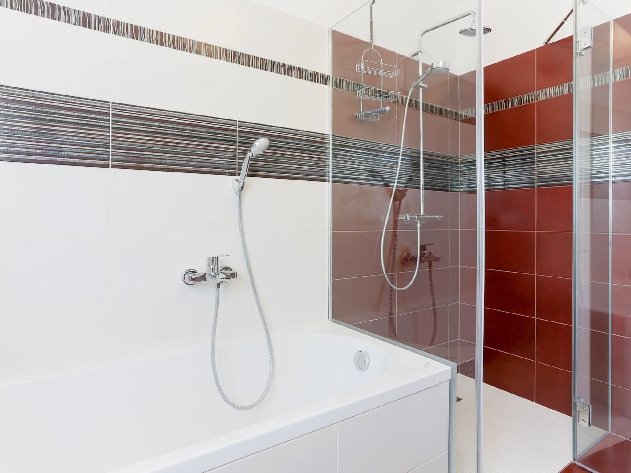 Villa Elena mit Pool, nur 60 Meter zum Meer-Binnen