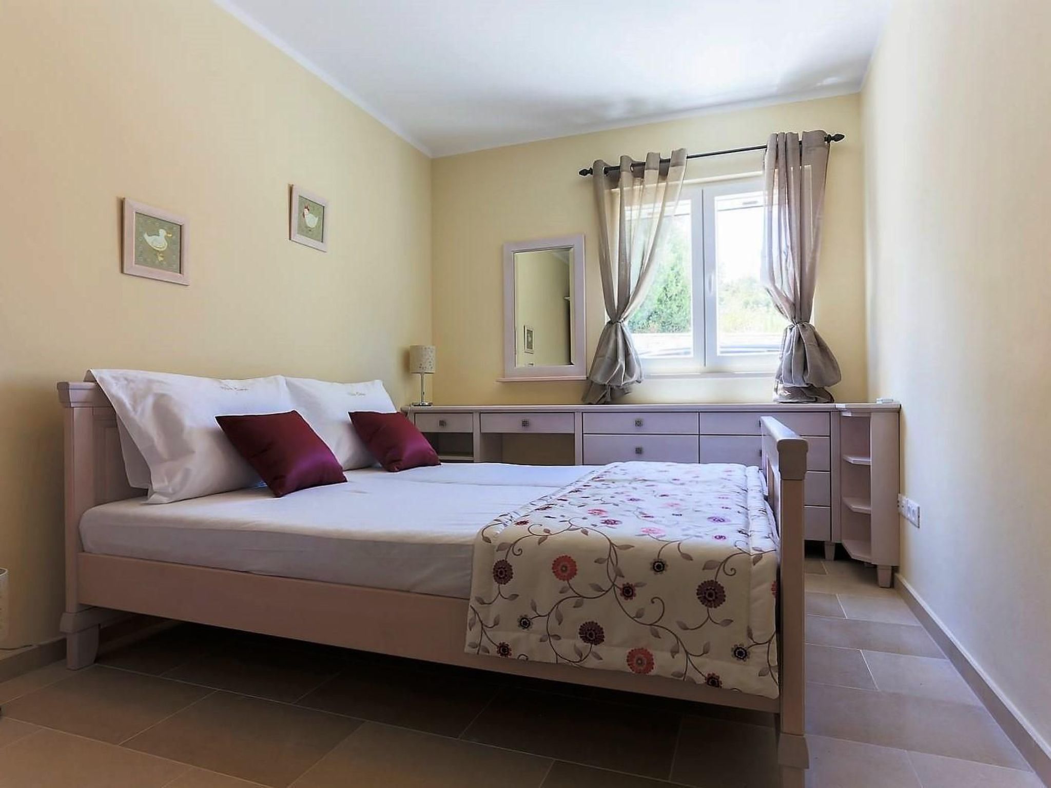 Villa Elena mit Pool, nur 60 Meter zum Meer-Binnen