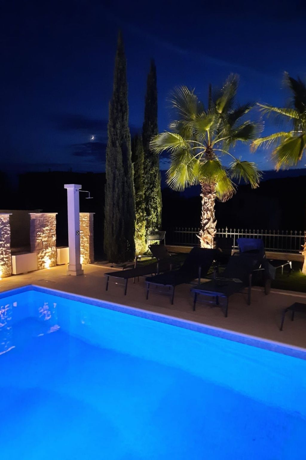 Villa Elena mit Pool, nur 60 Meter zum Meer-Binnen