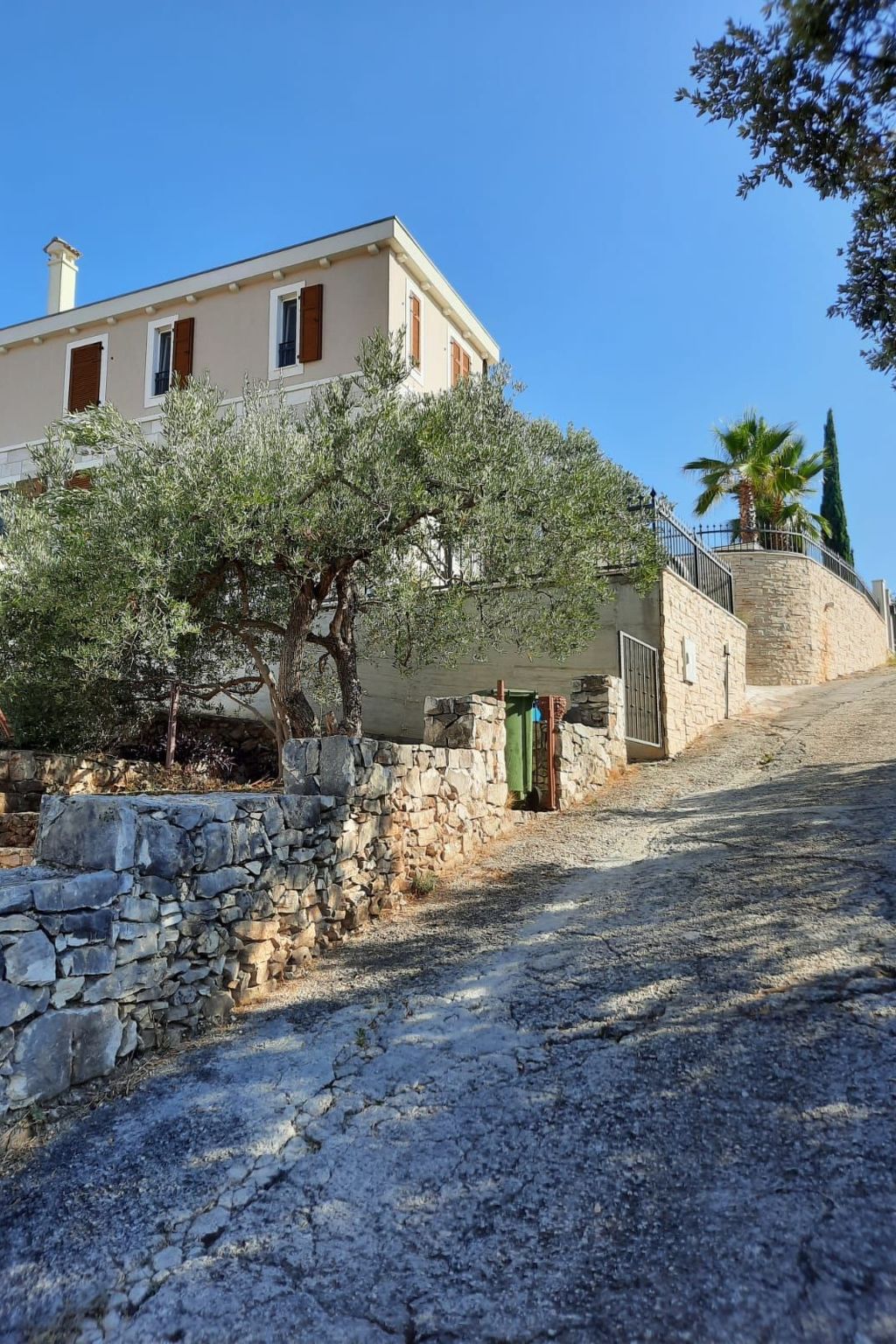 Villa Elena mit Pool, nur 60 Meter zum Meer-Binnen