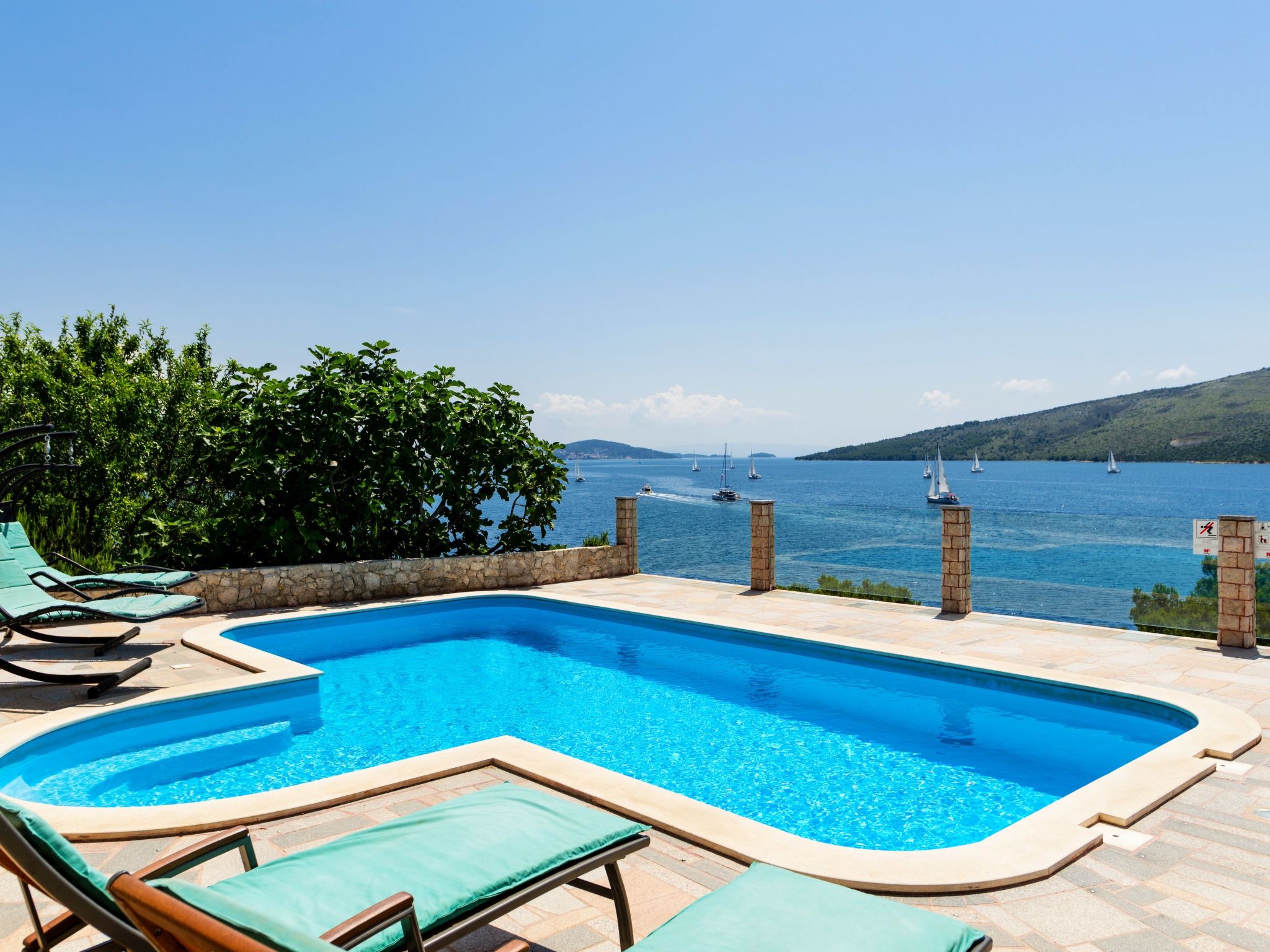 Seaside Villa Lara mit beheiztem Swimmingpool-Drinnen