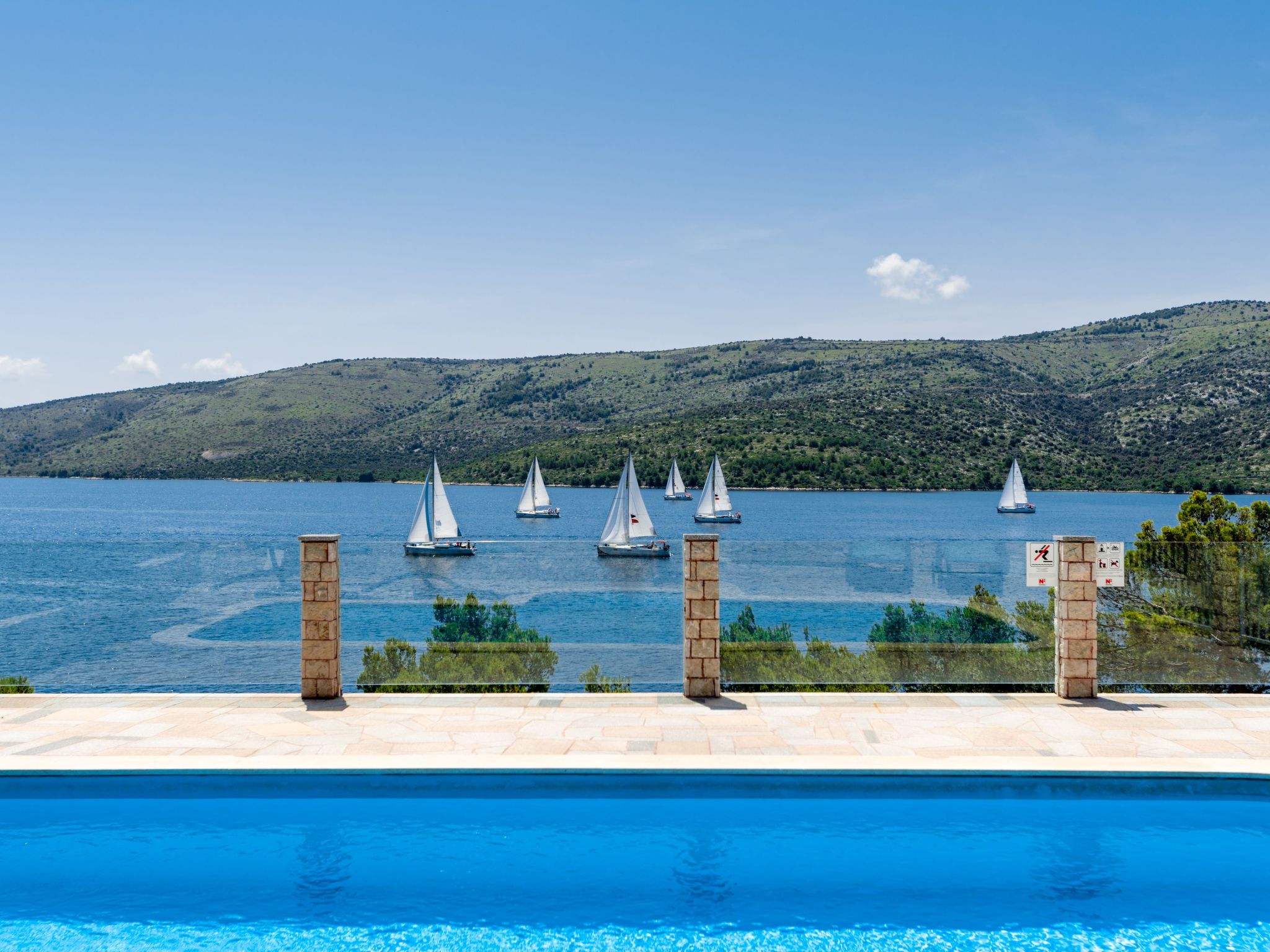 Seaside Villa Lara mit beheiztem Swimmingpool-Drinnen