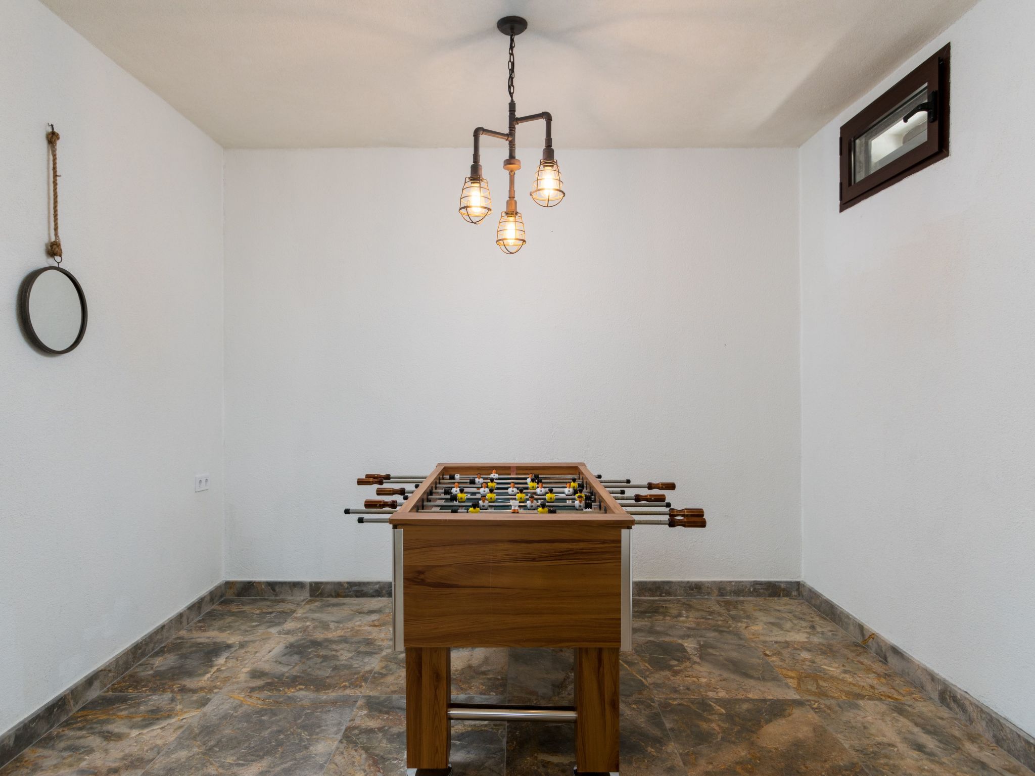 Seaside Villa Lara mit beheiztem Swimmingpool-Drinnen