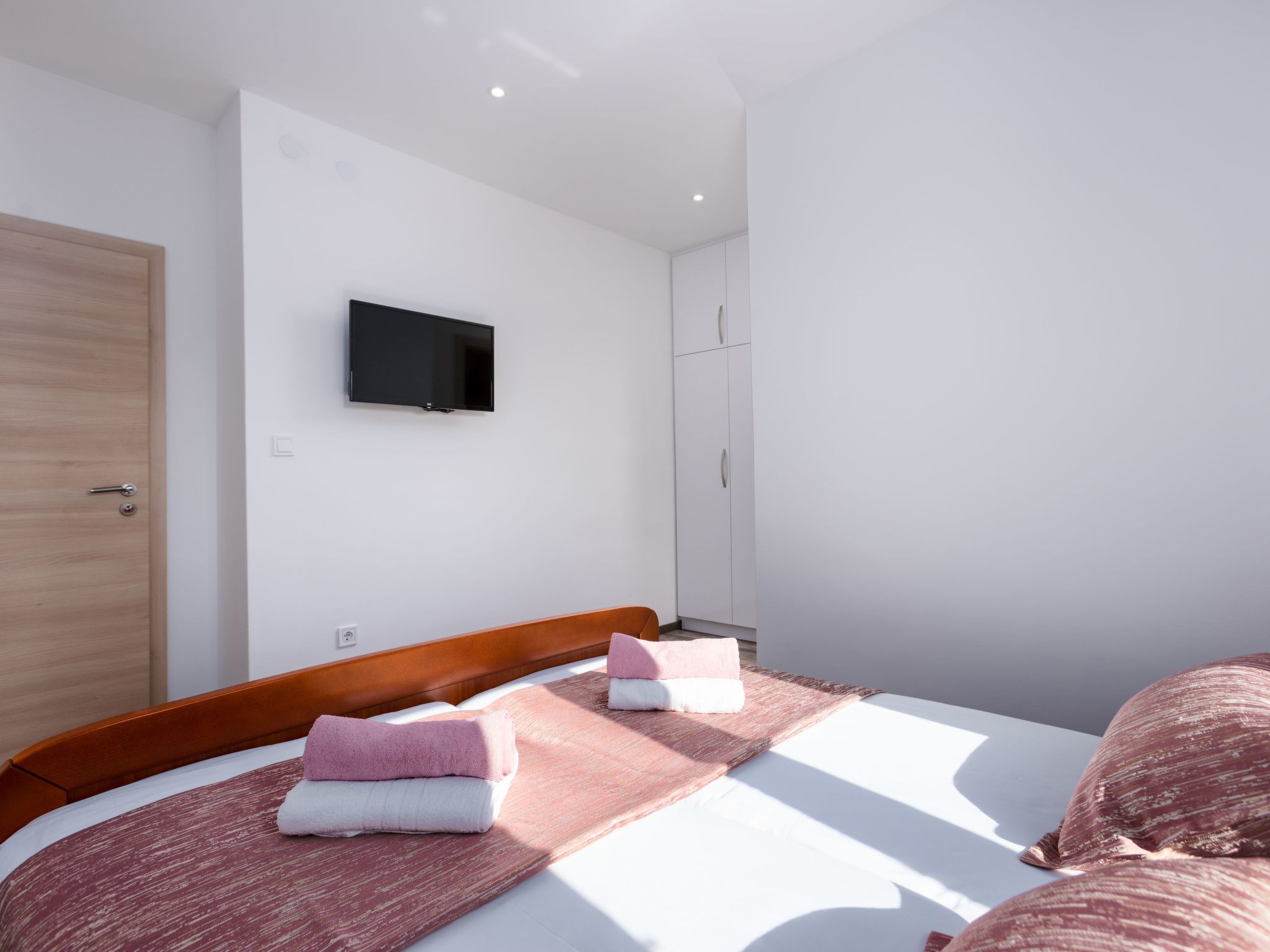 Seaside Villa Lara mit beheiztem Swimmingpool-Drinnen