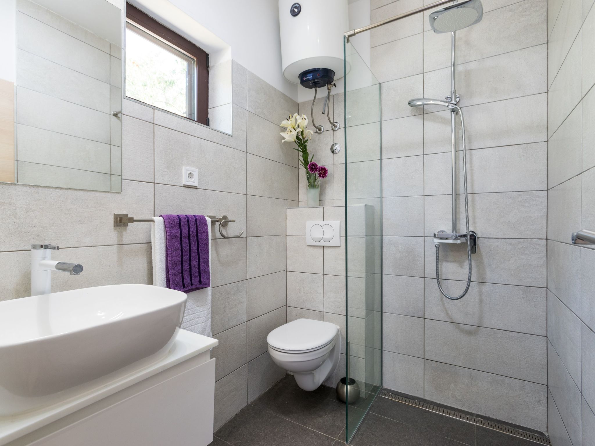 Seaside Villa Lara mit beheiztem Swimmingpool-Drinnen